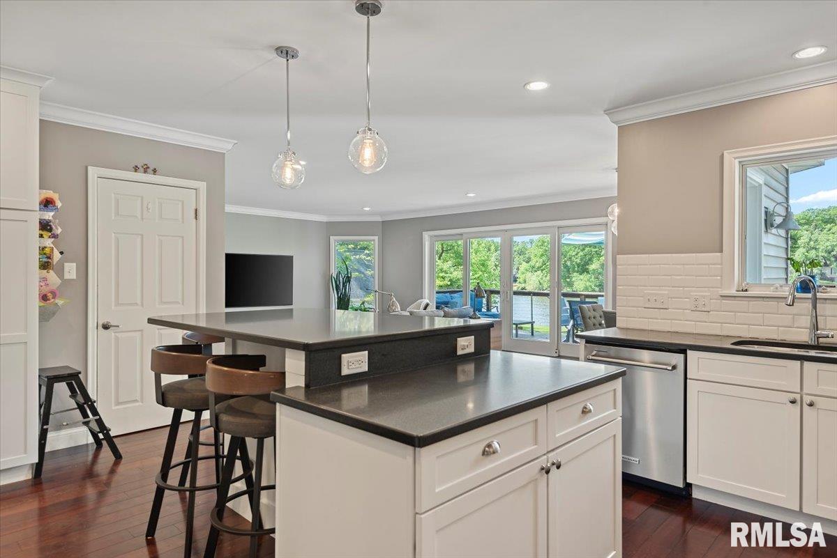 20 East Hazel Dell Lane