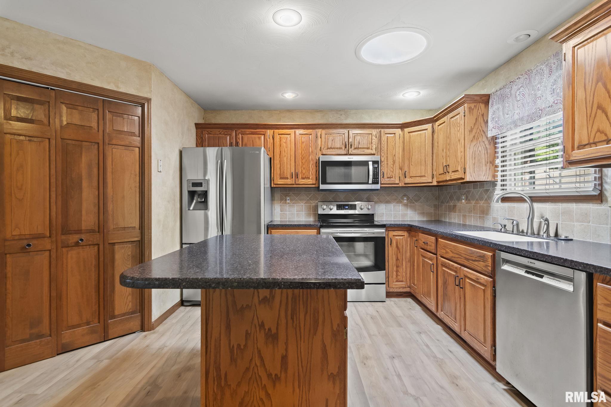 2526 CHAPEL HILL Drive
