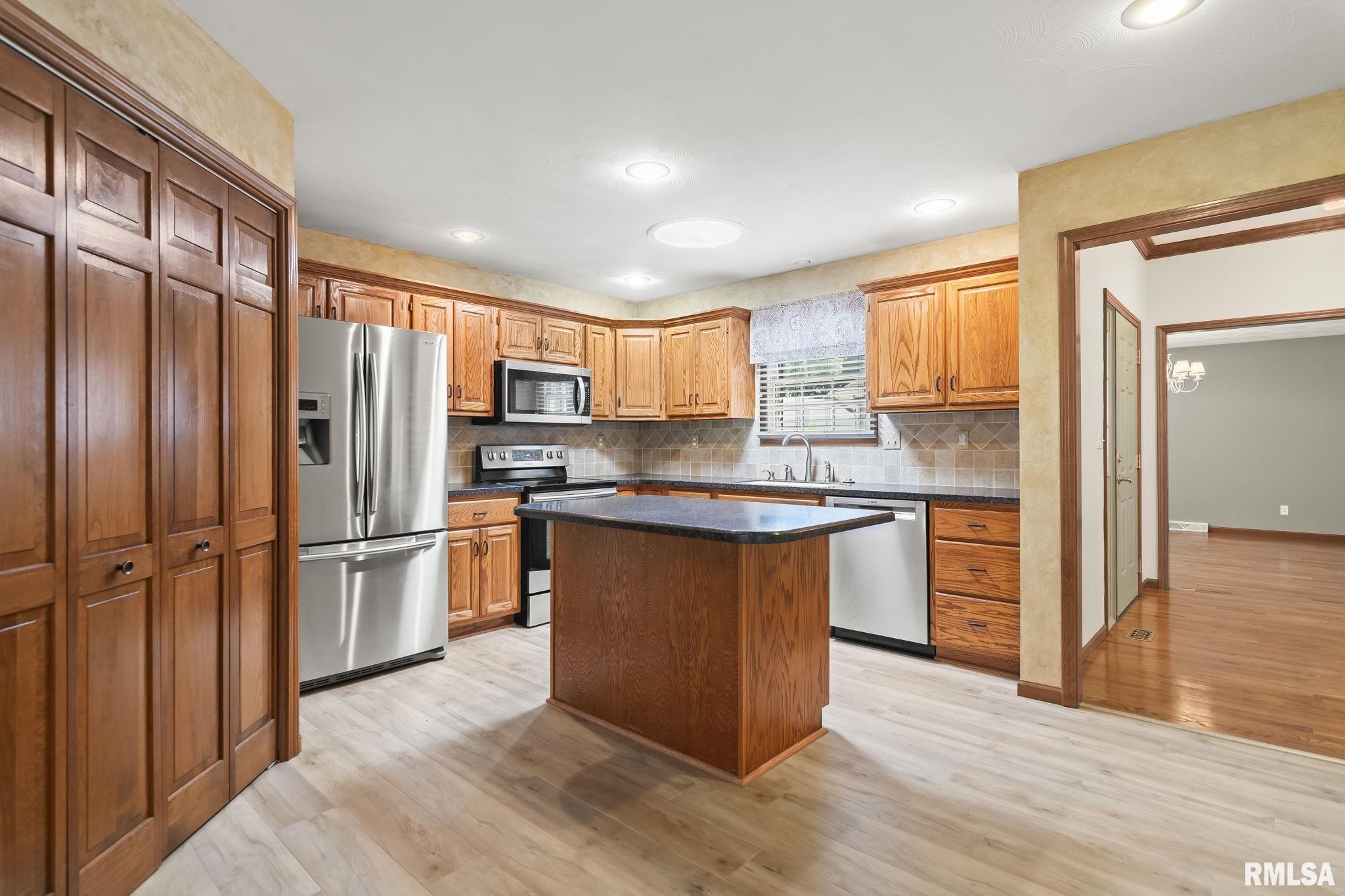 2526 CHAPEL HILL Drive
