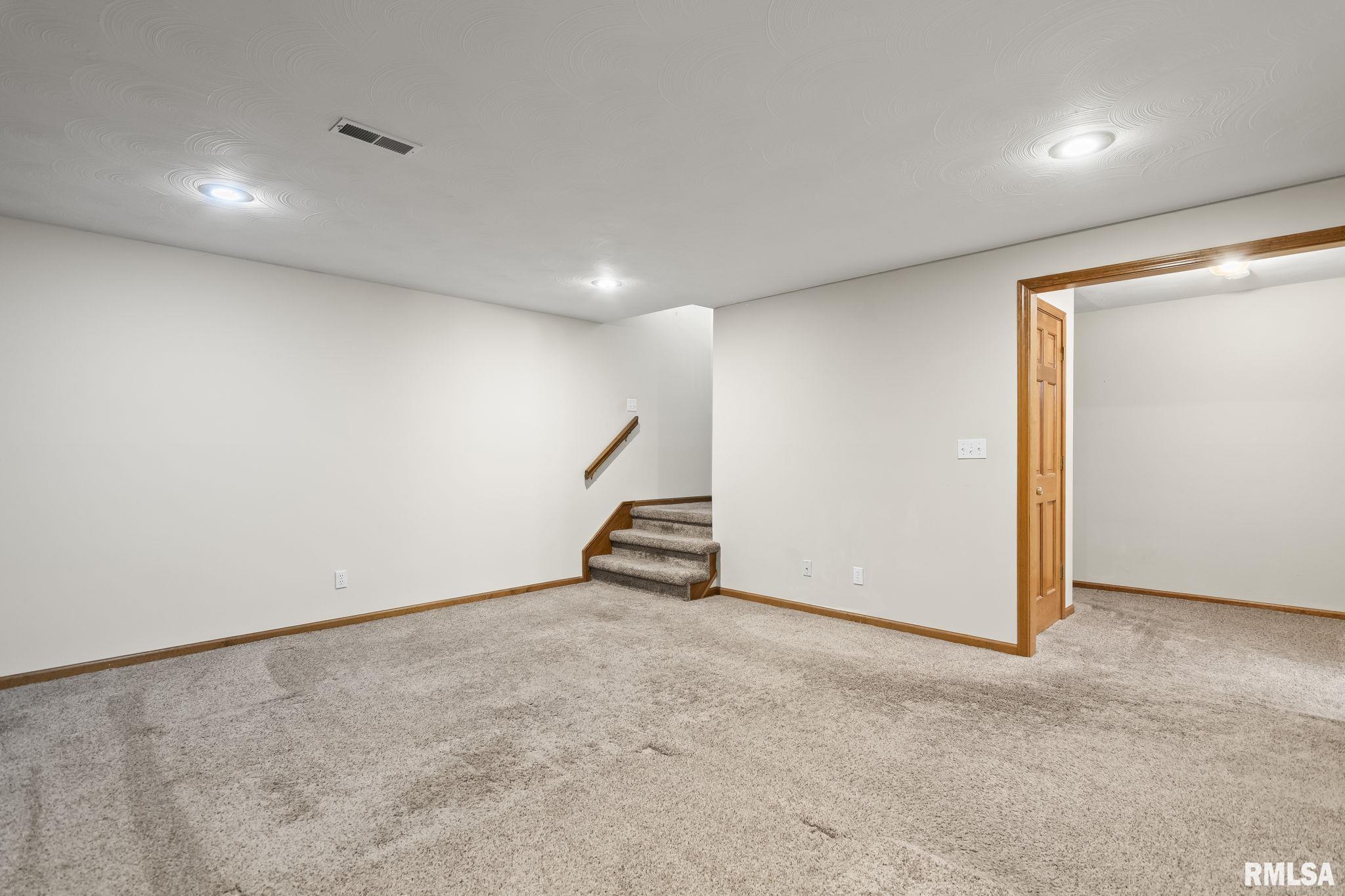 2526 CHAPEL HILL Drive