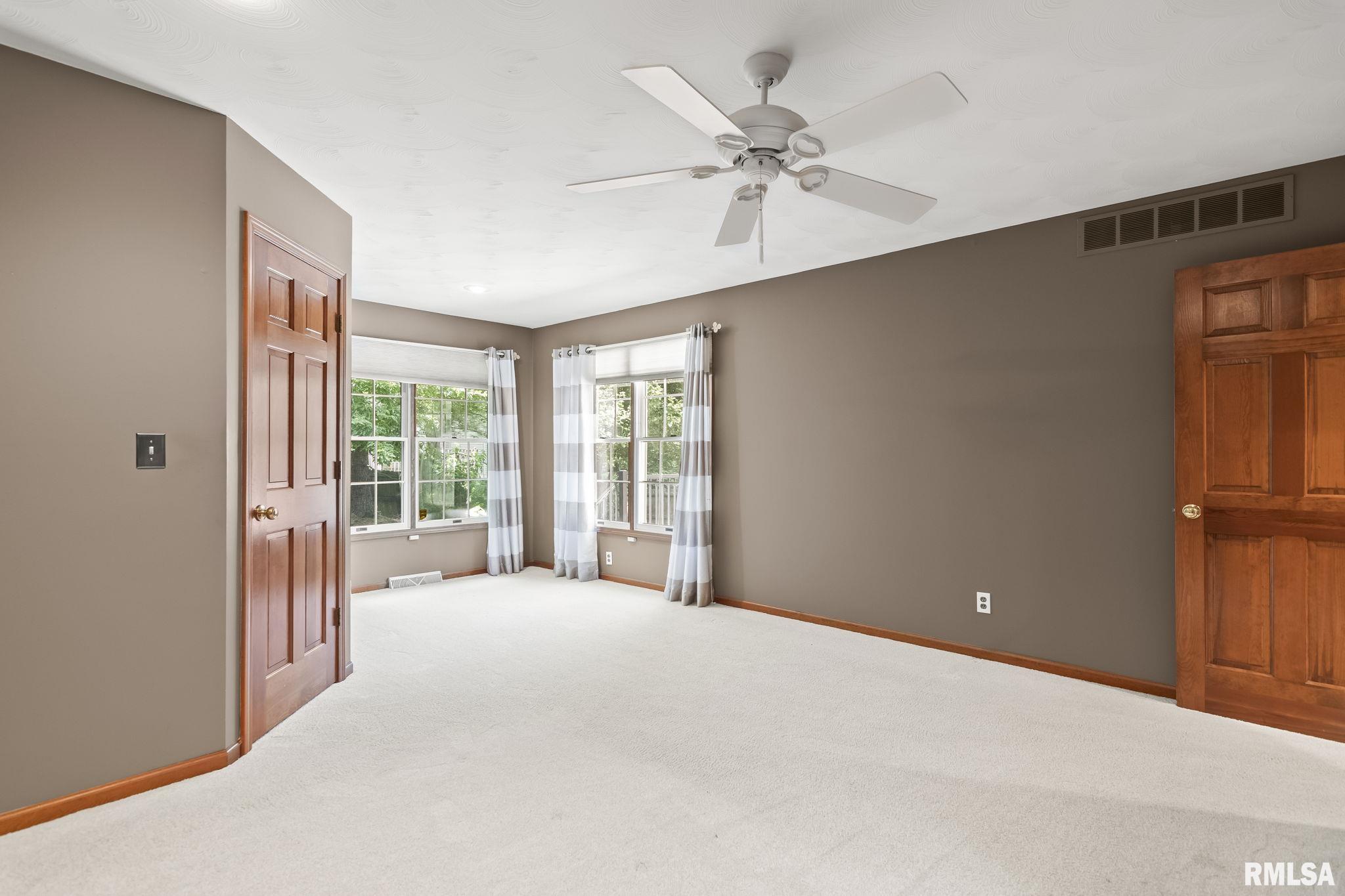 2526 CHAPEL HILL Drive