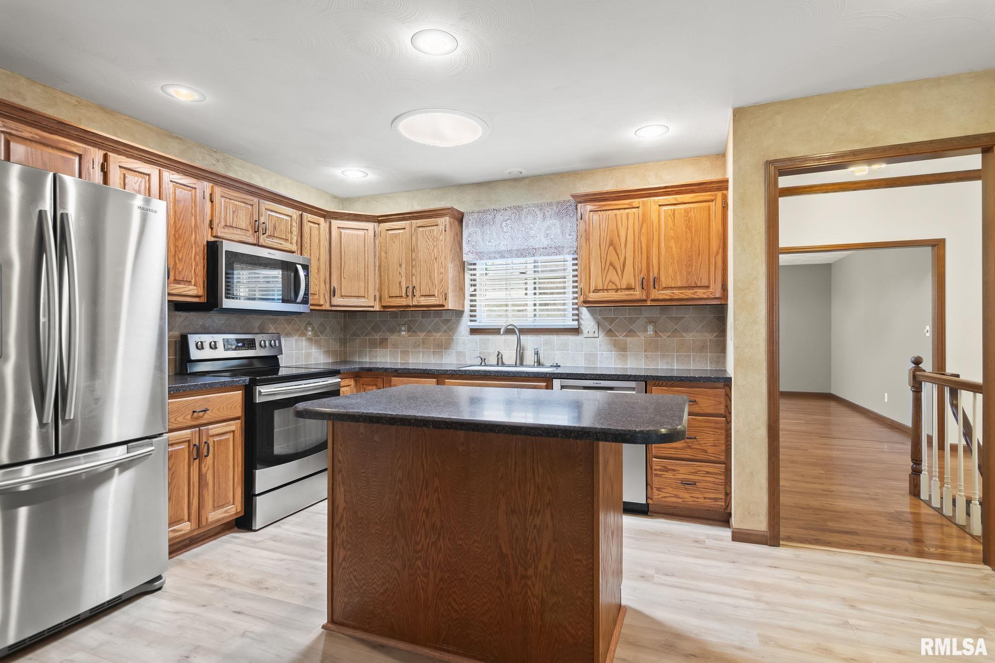 2526 CHAPEL HILL Drive
