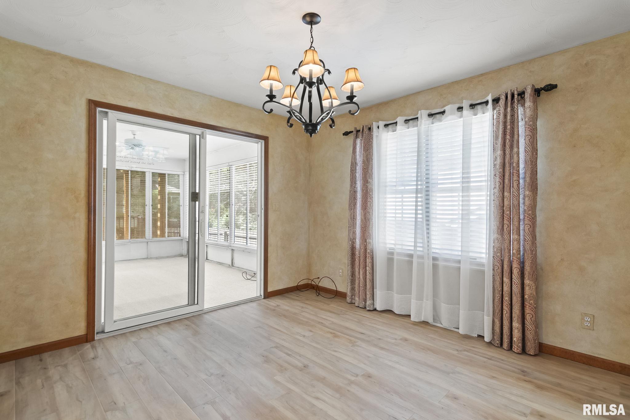 2526 CHAPEL HILL Drive
