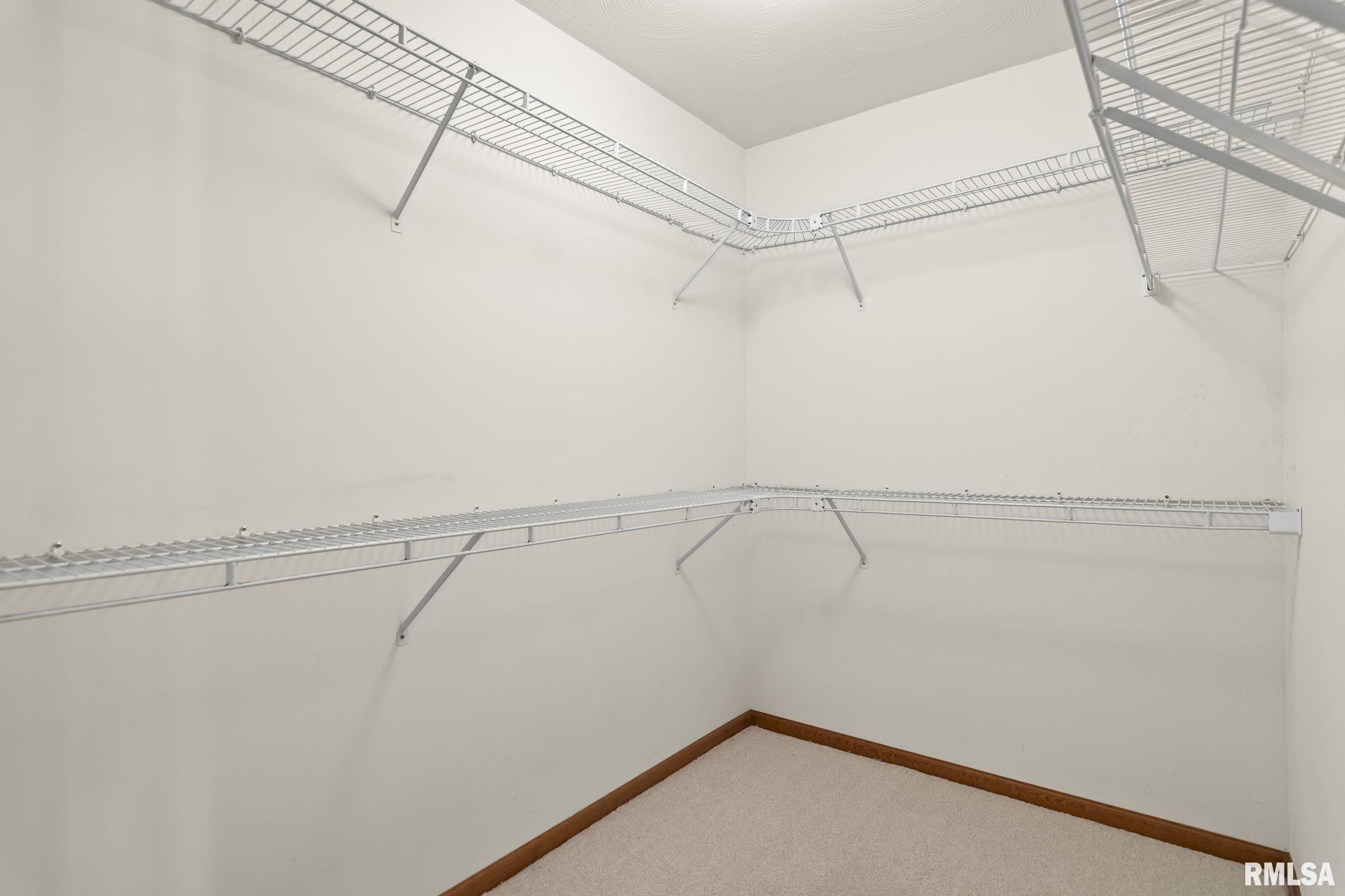 2526 CHAPEL HILL Drive