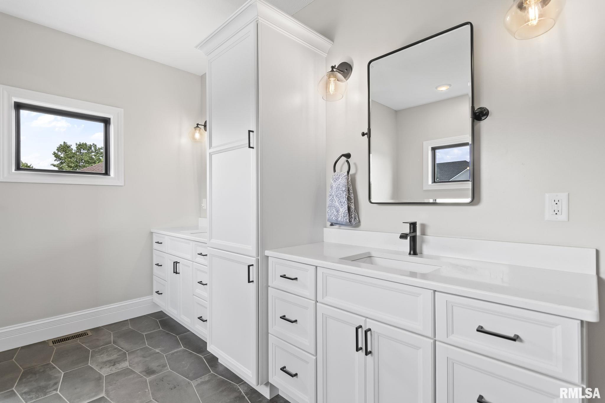 3613 PEACH TREE Drive