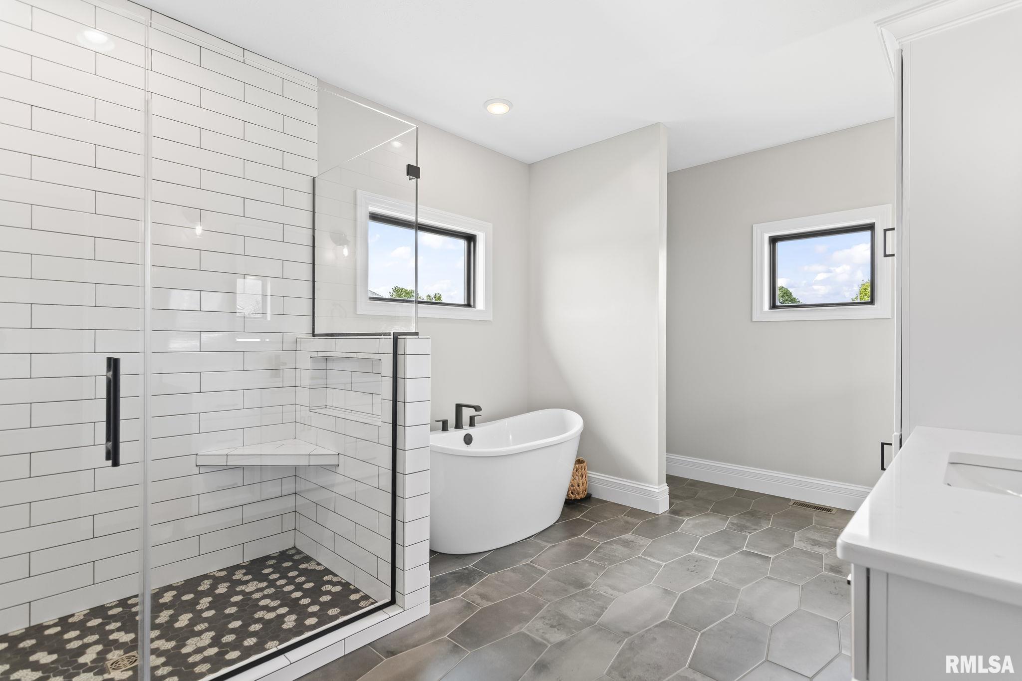 3613 PEACH TREE Drive