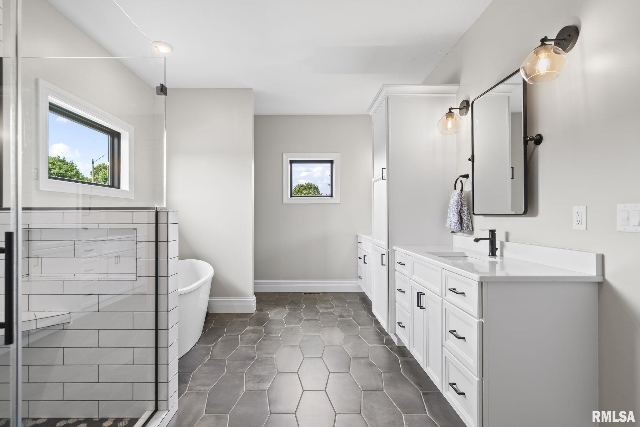 3613 PEACH TREE Drive