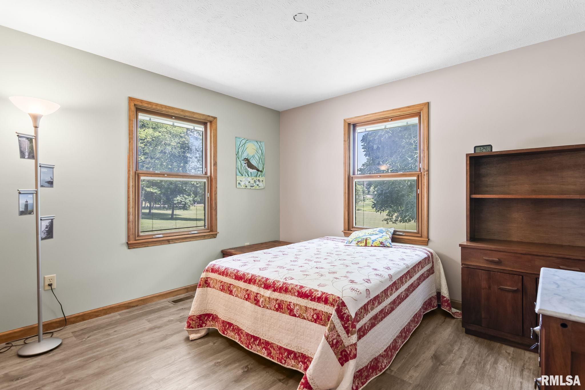 510 W ELM Street