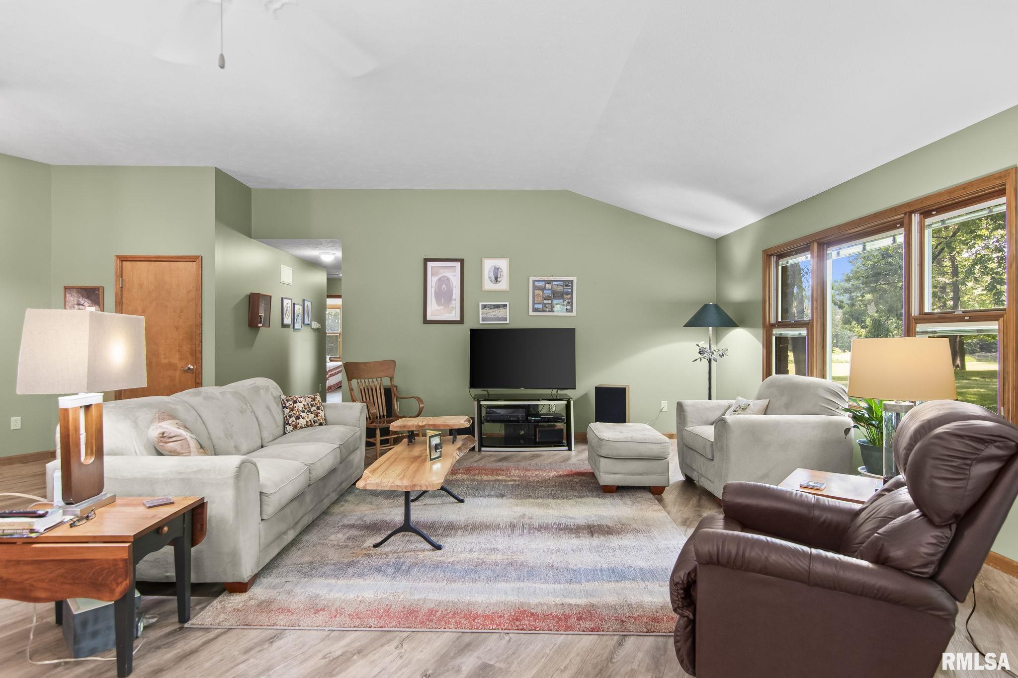 510 W ELM Street