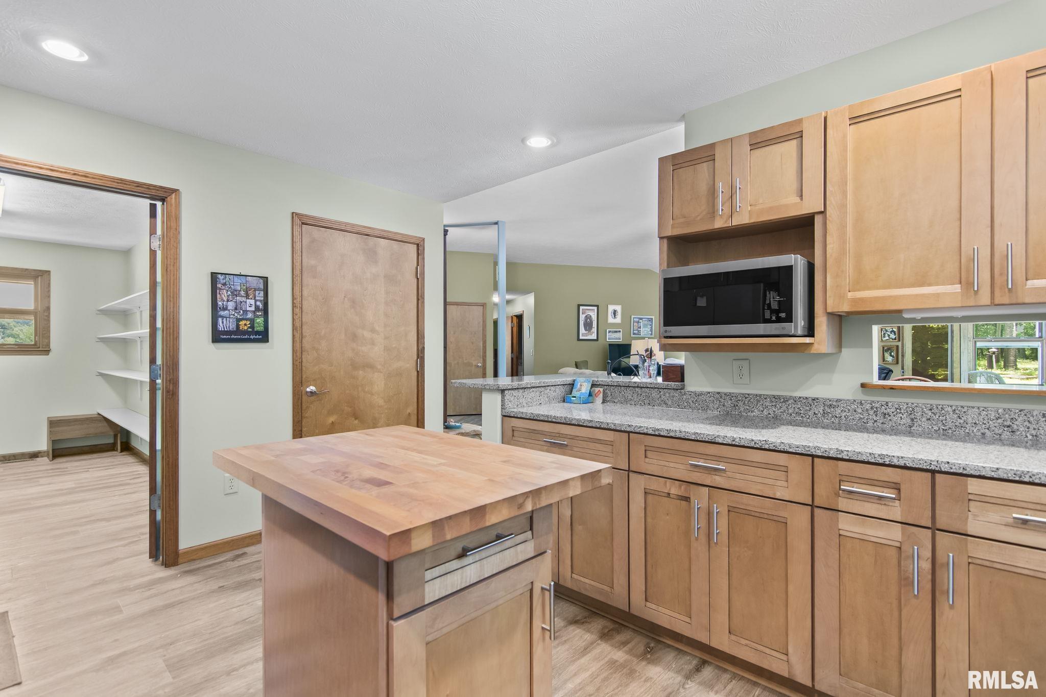 510 W ELM Street