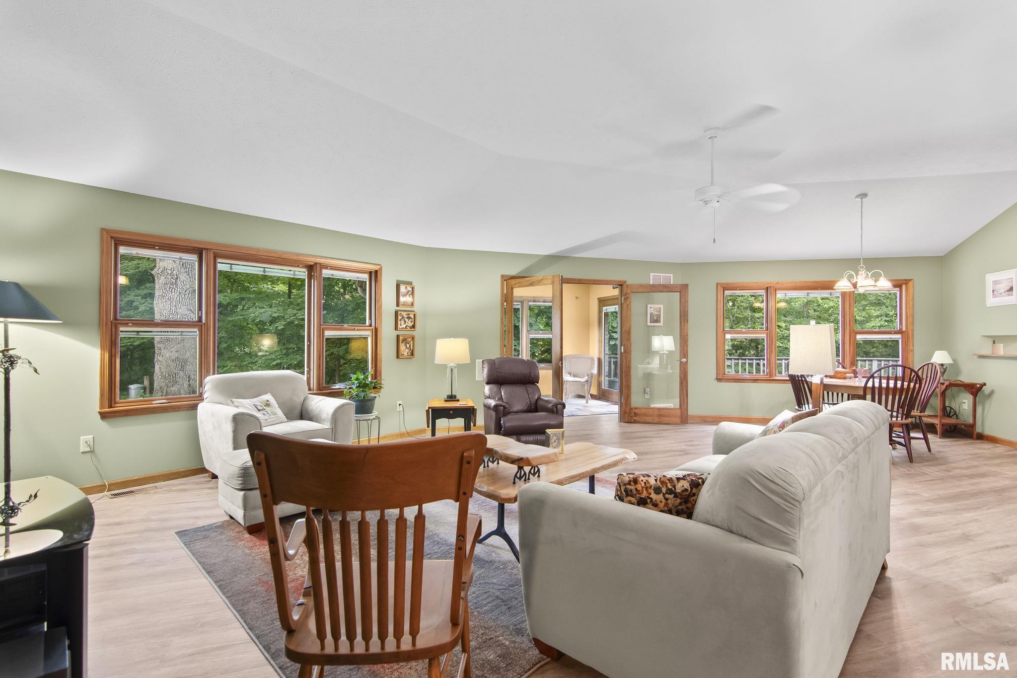 510 W ELM Street