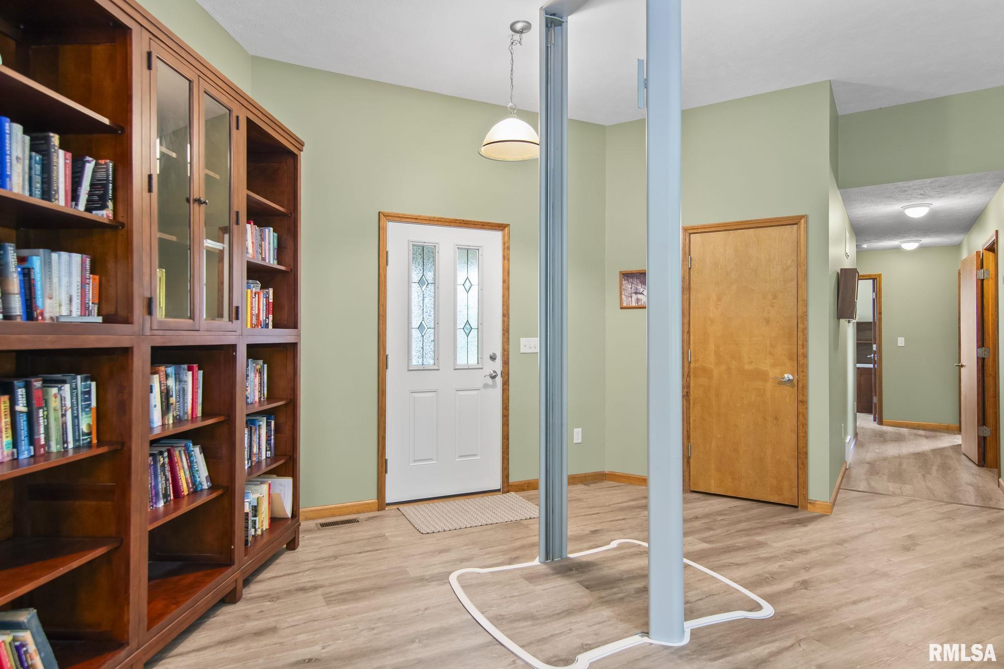 510 W ELM Street