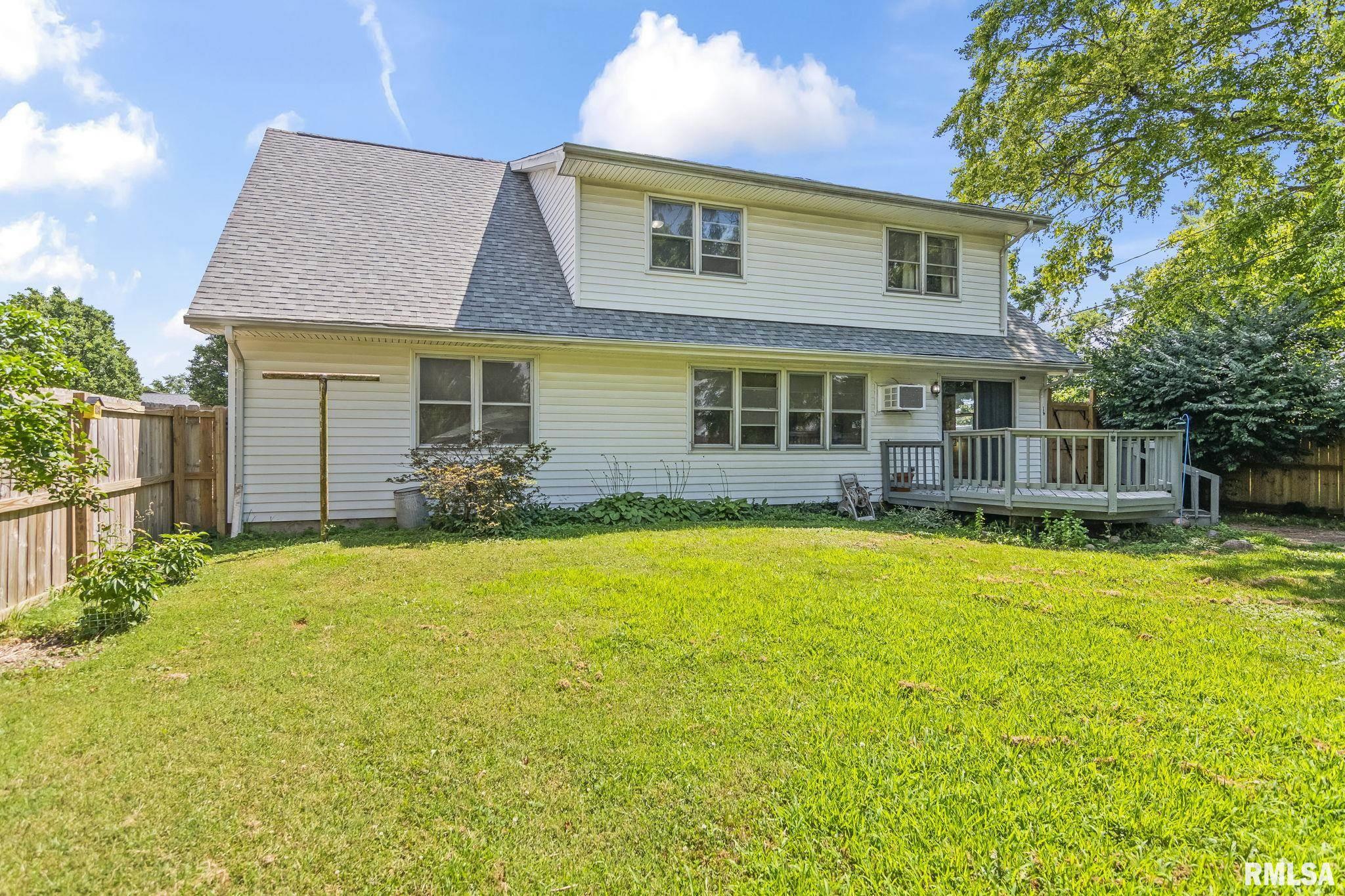 113 W WALNUT Street