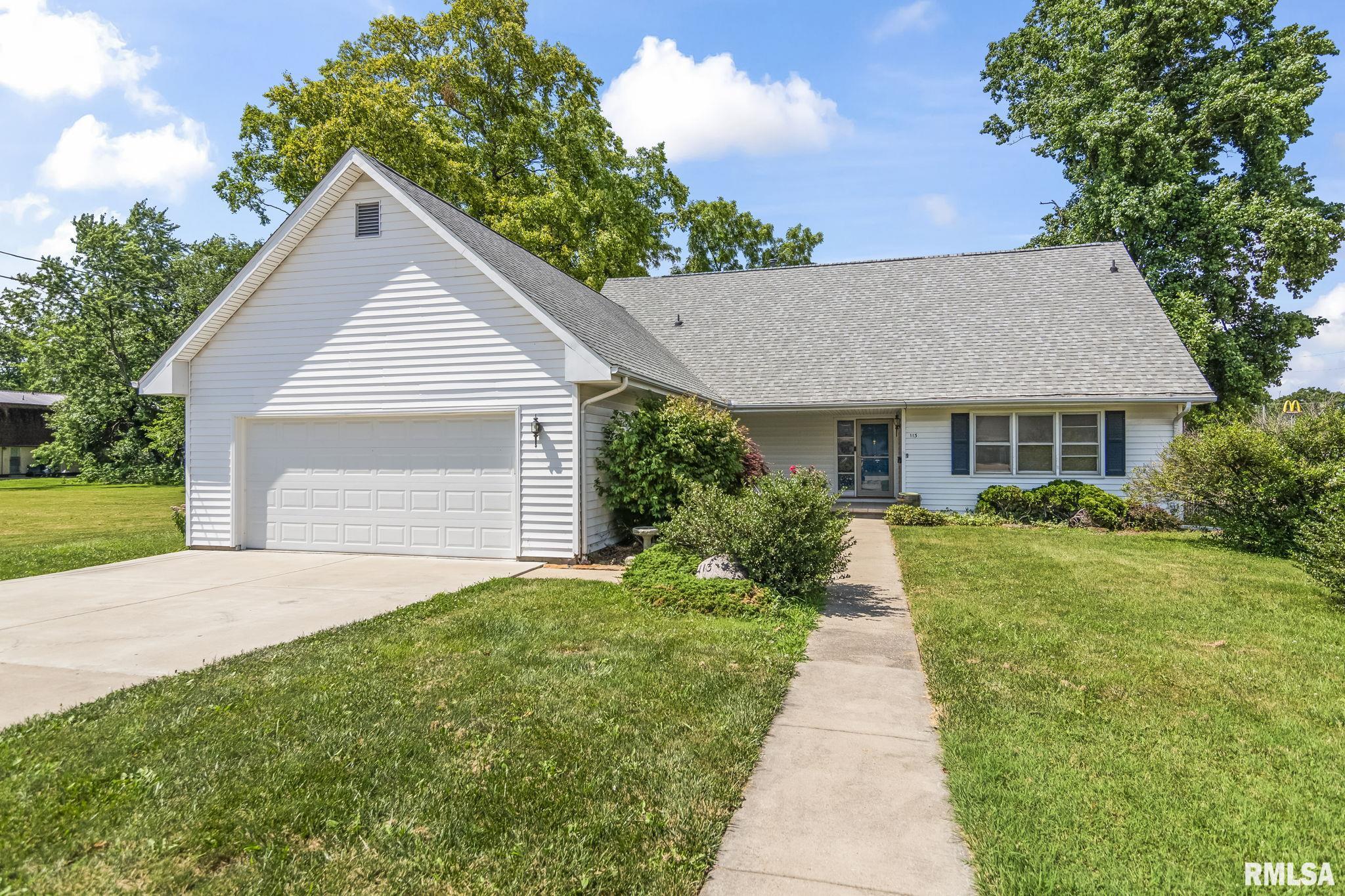 113 W WALNUT Street