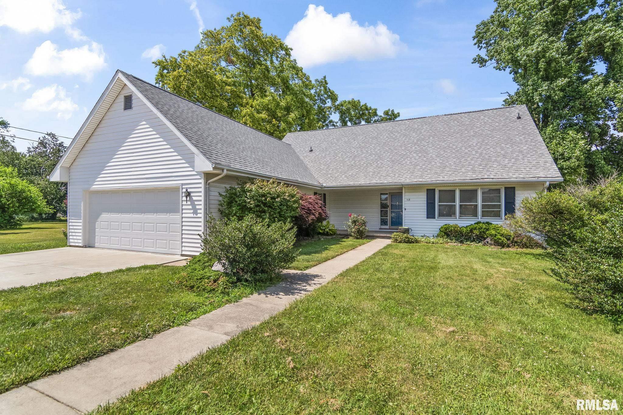 113 W WALNUT Street