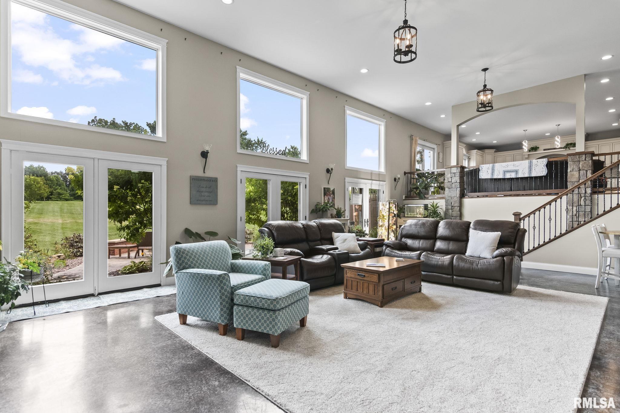 6644 REAGAN Drive