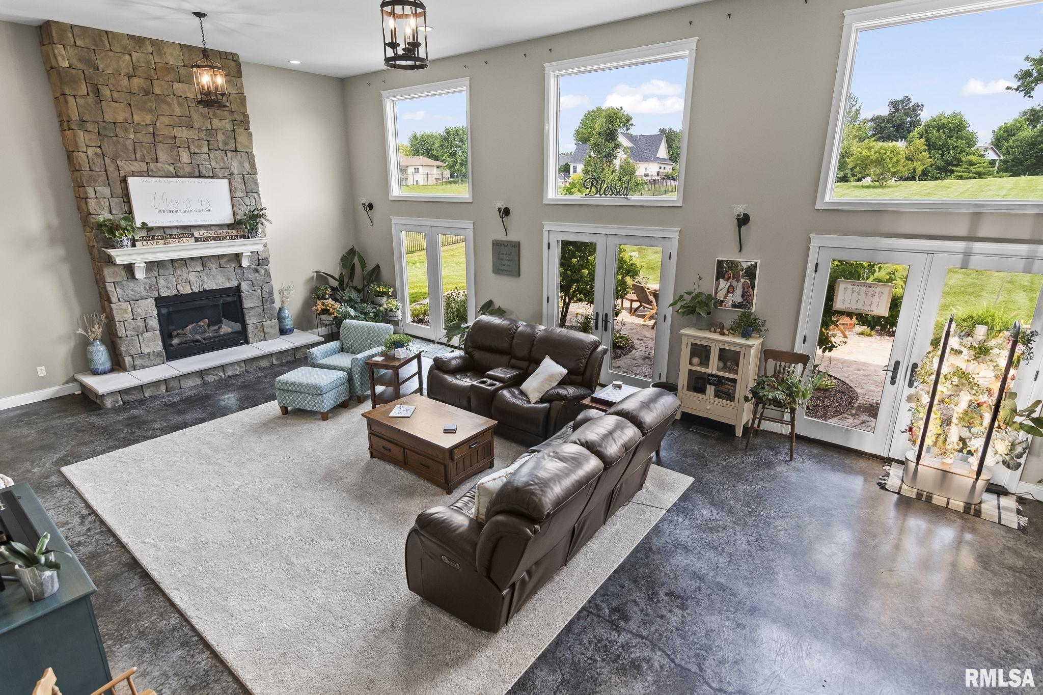 6644 REAGAN Drive