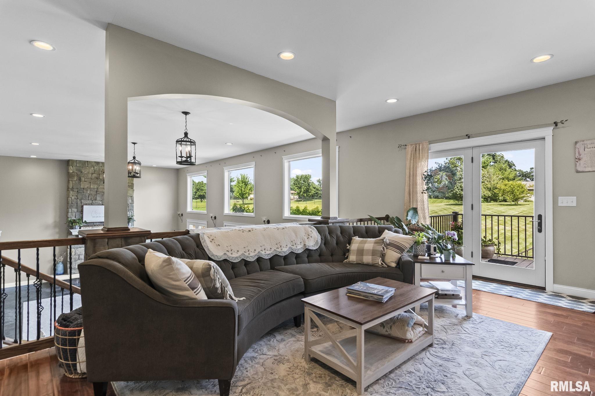 6644 REAGAN Drive