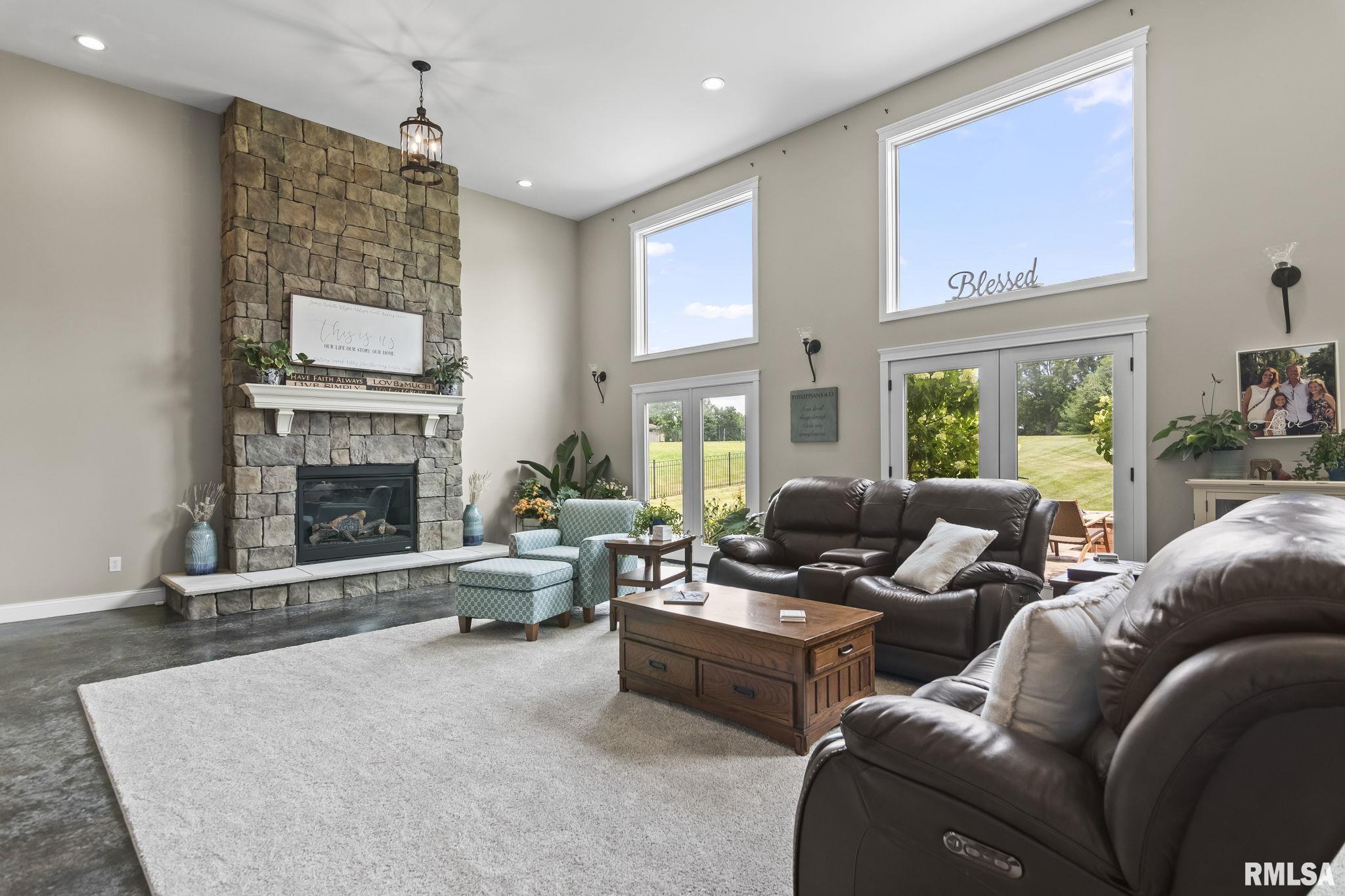 6644 REAGAN Drive