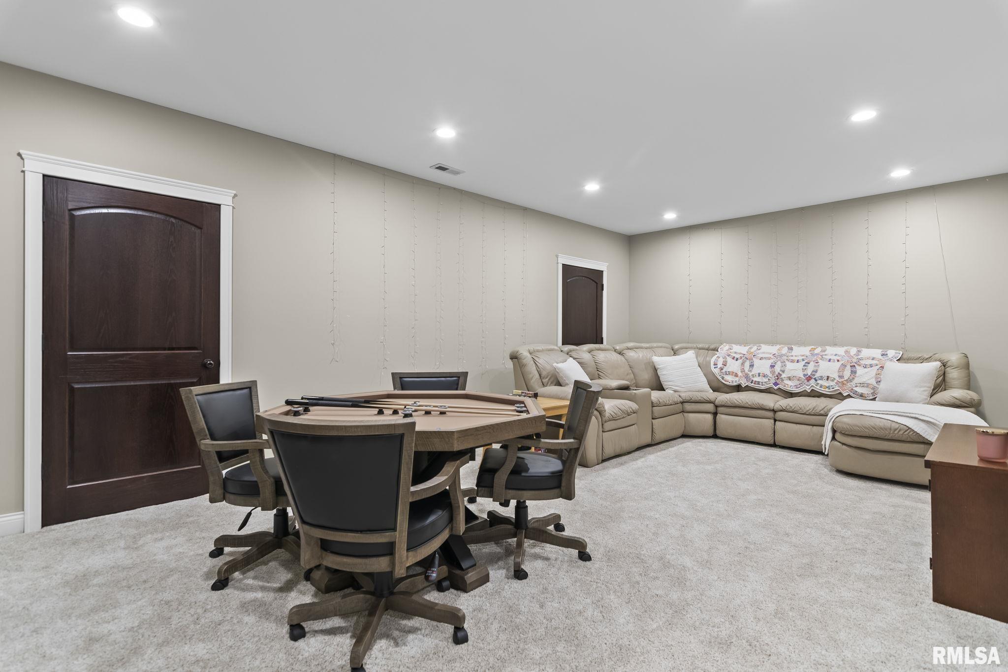 6644 REAGAN Drive
