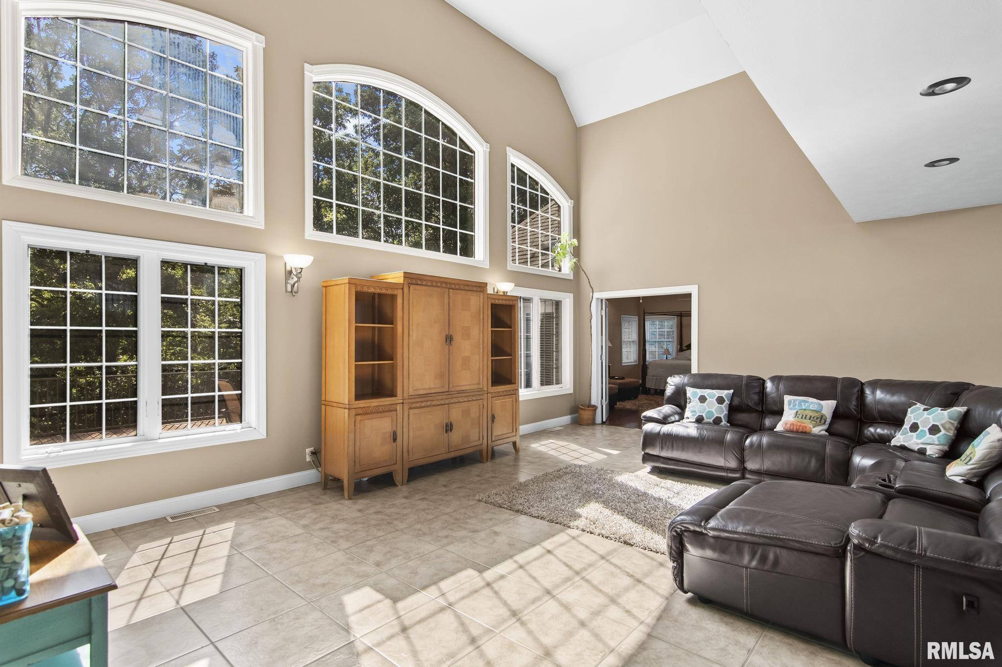 13599 WOODLAND Drive