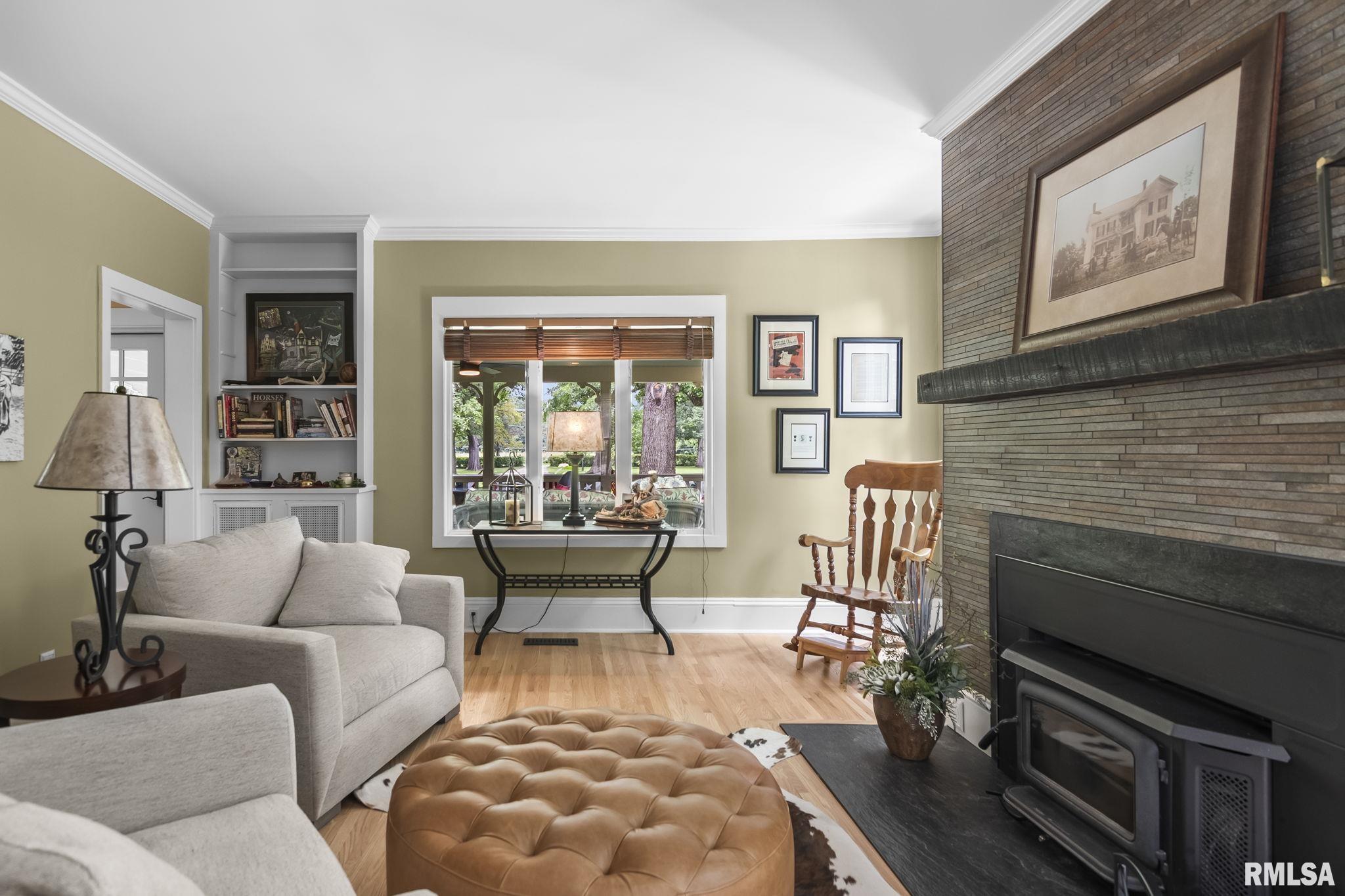 2624 E LAKE SHORE Drive