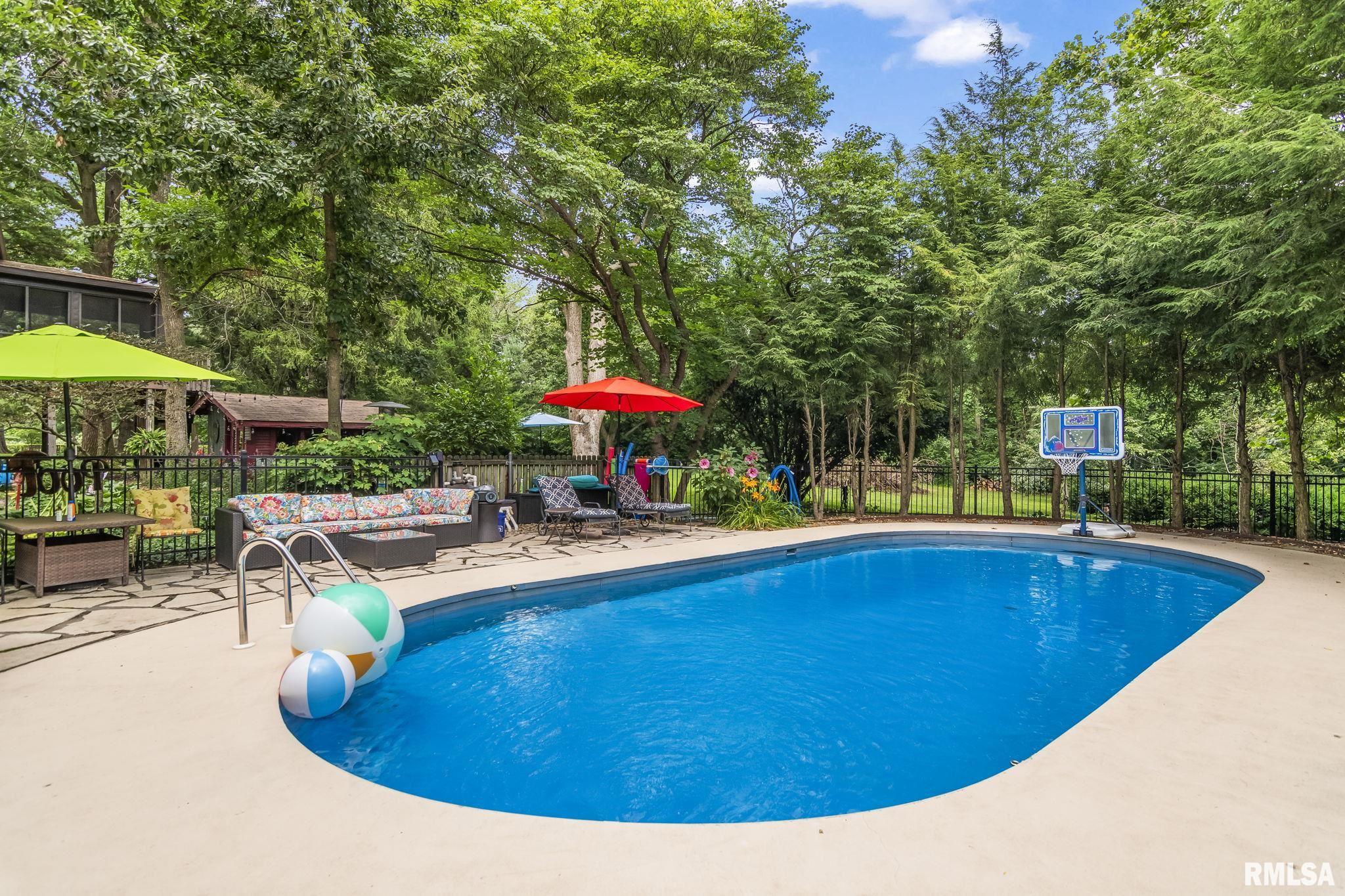 2624 E LAKE SHORE Drive