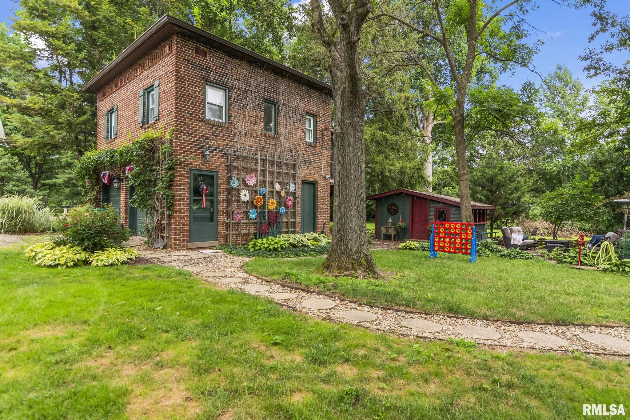 2624 E LAKE SHORE Drive