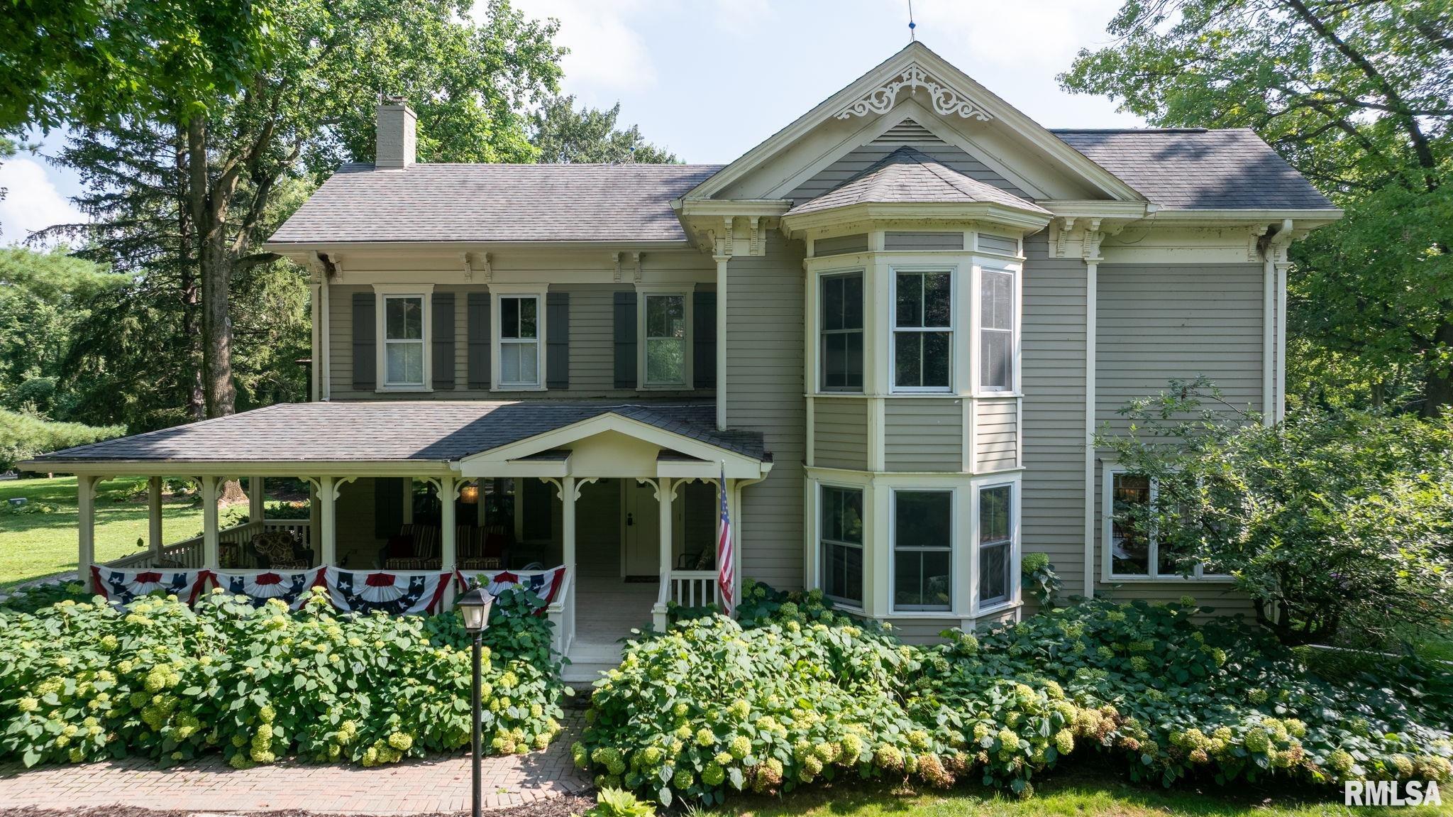 2624 E LAKE SHORE Drive