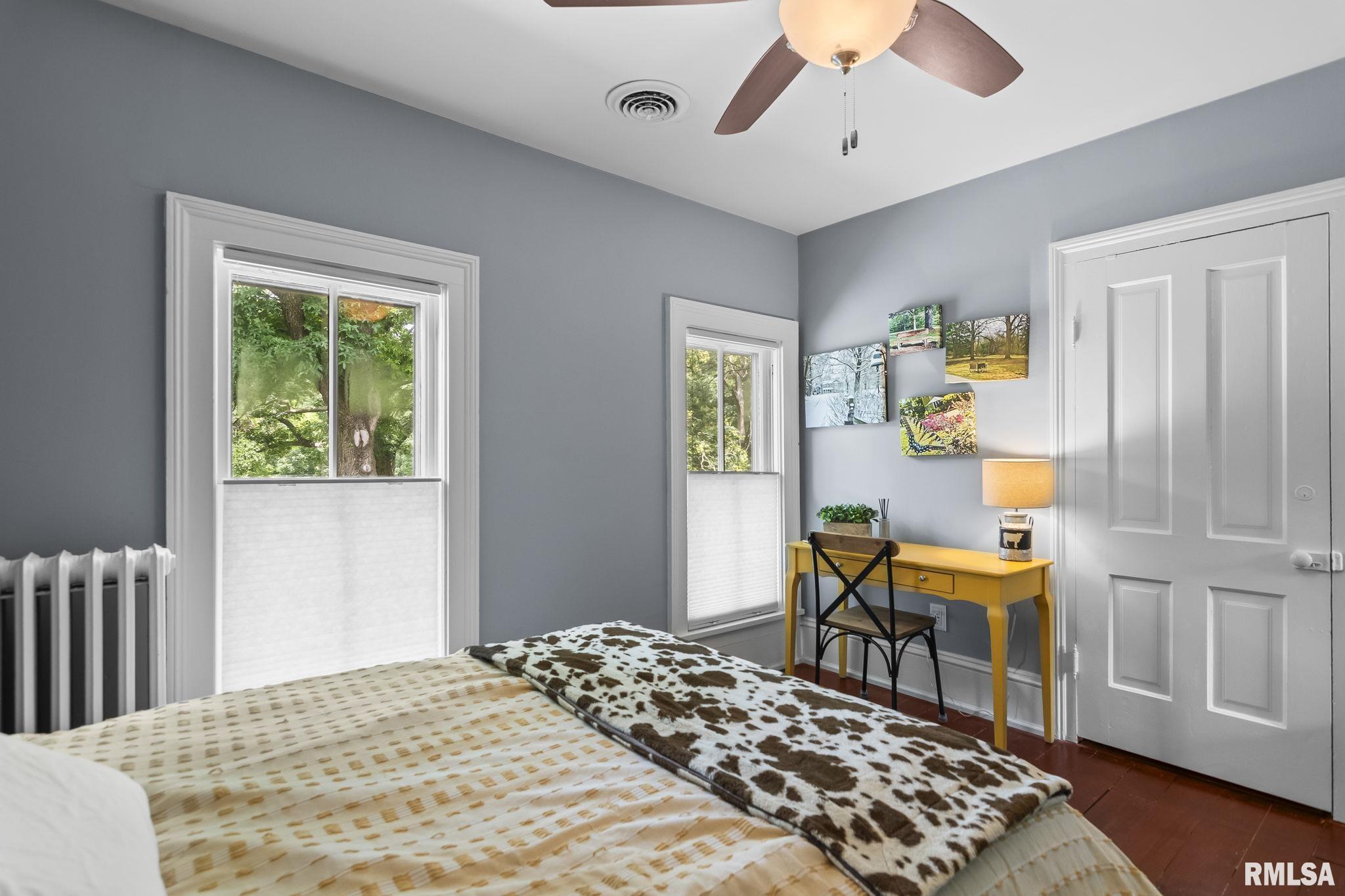 2624 E LAKE SHORE Drive