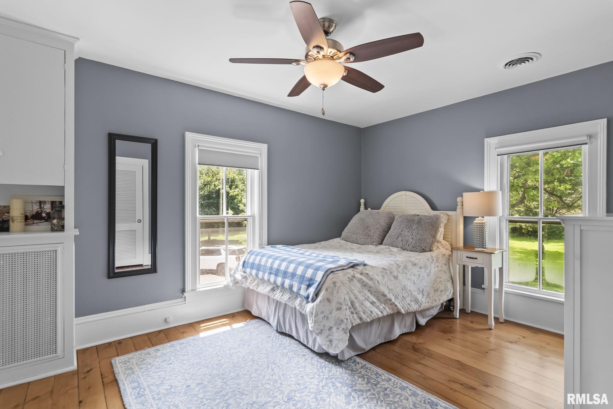 2624 E LAKE SHORE Drive