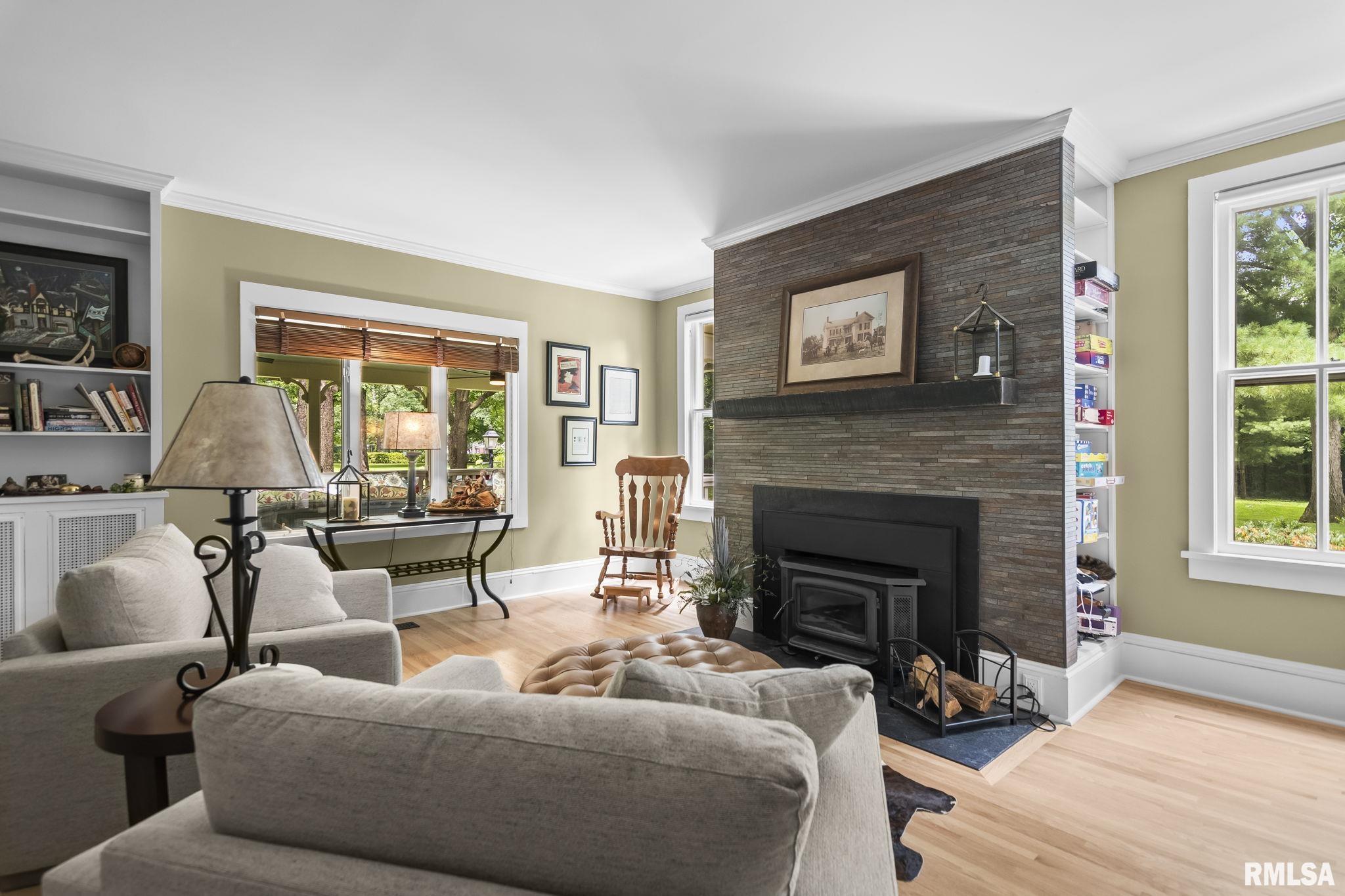 2624 E LAKE SHORE Drive