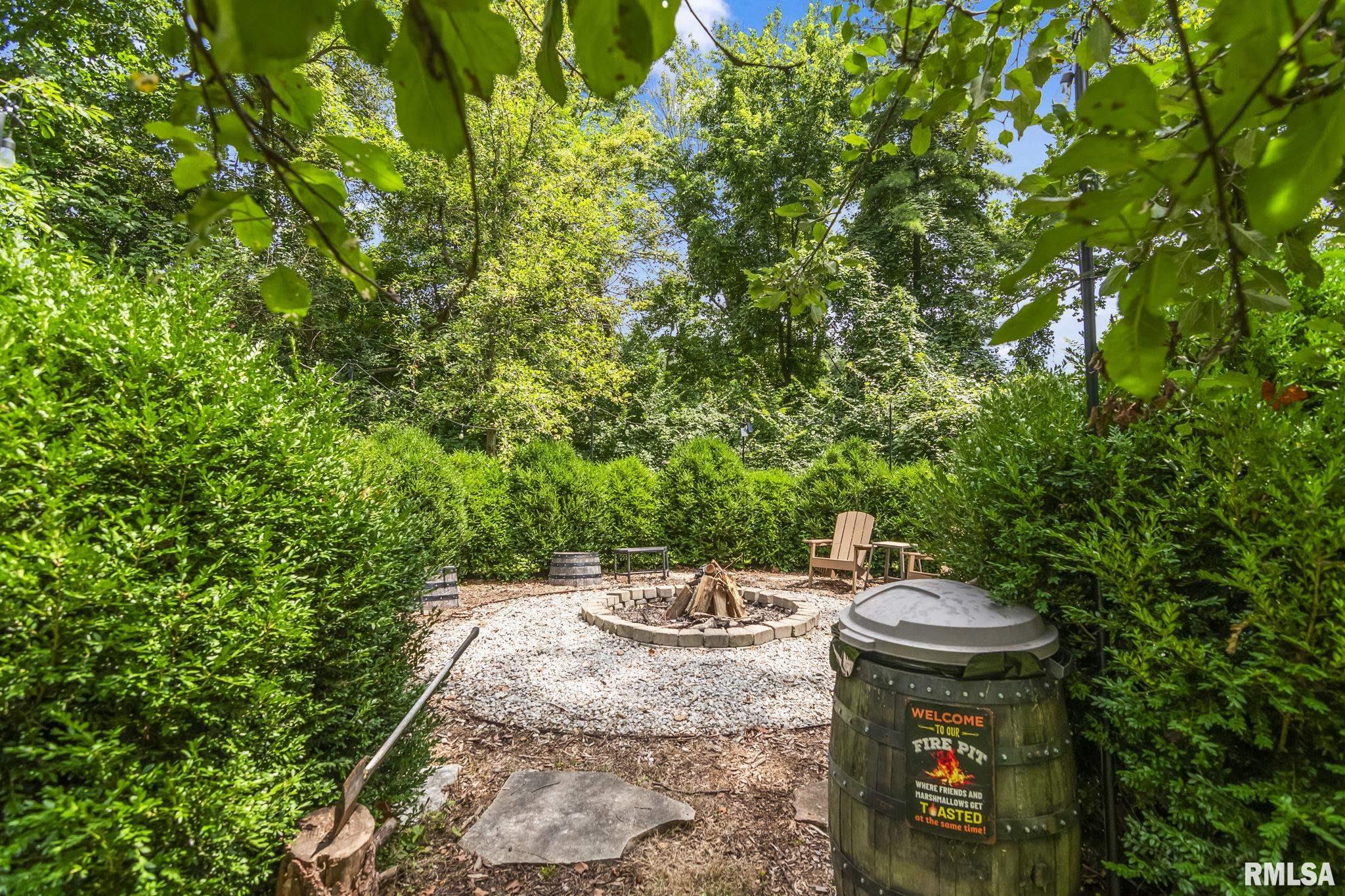 2624 E LAKE SHORE Drive