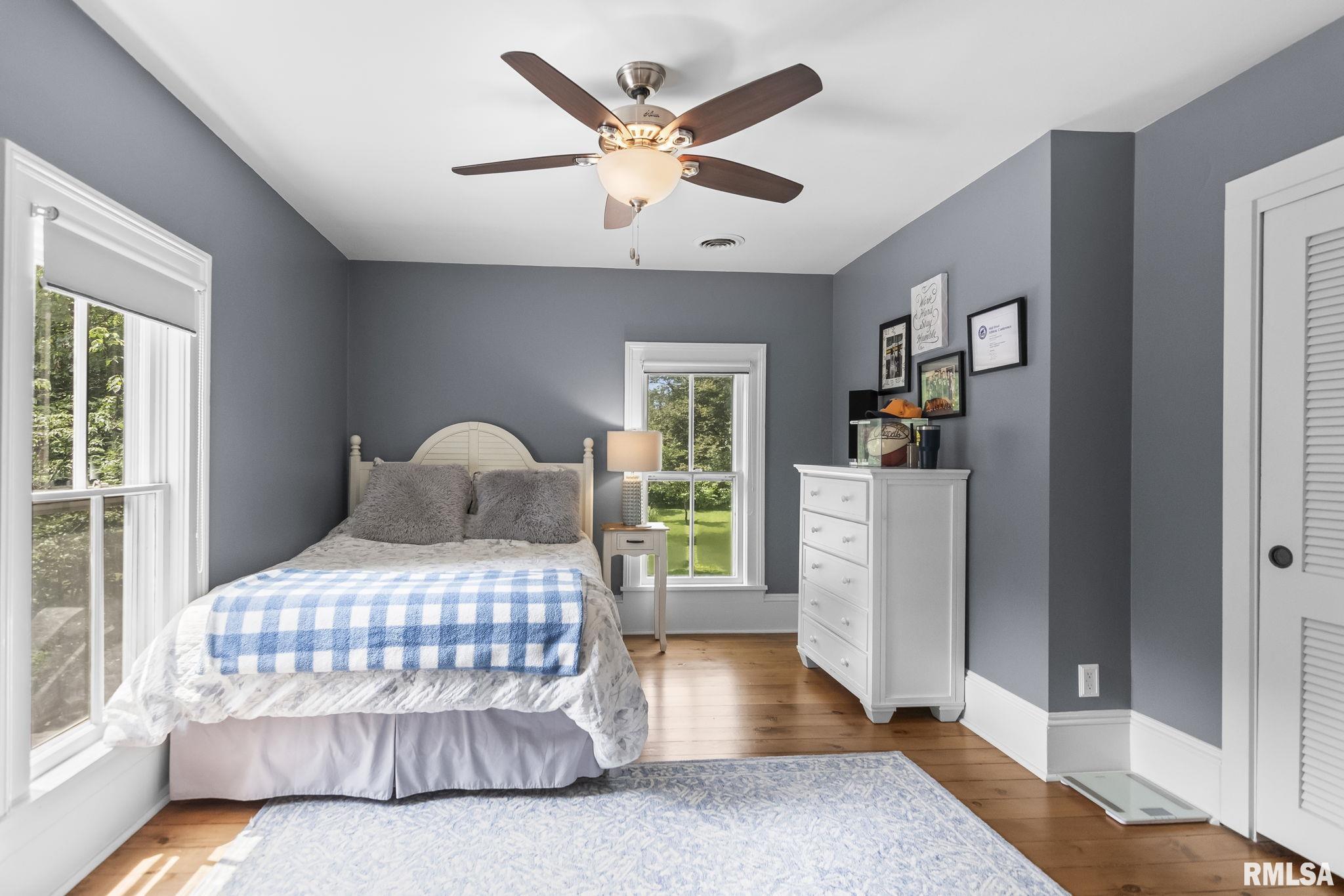 2624 E LAKE SHORE Drive