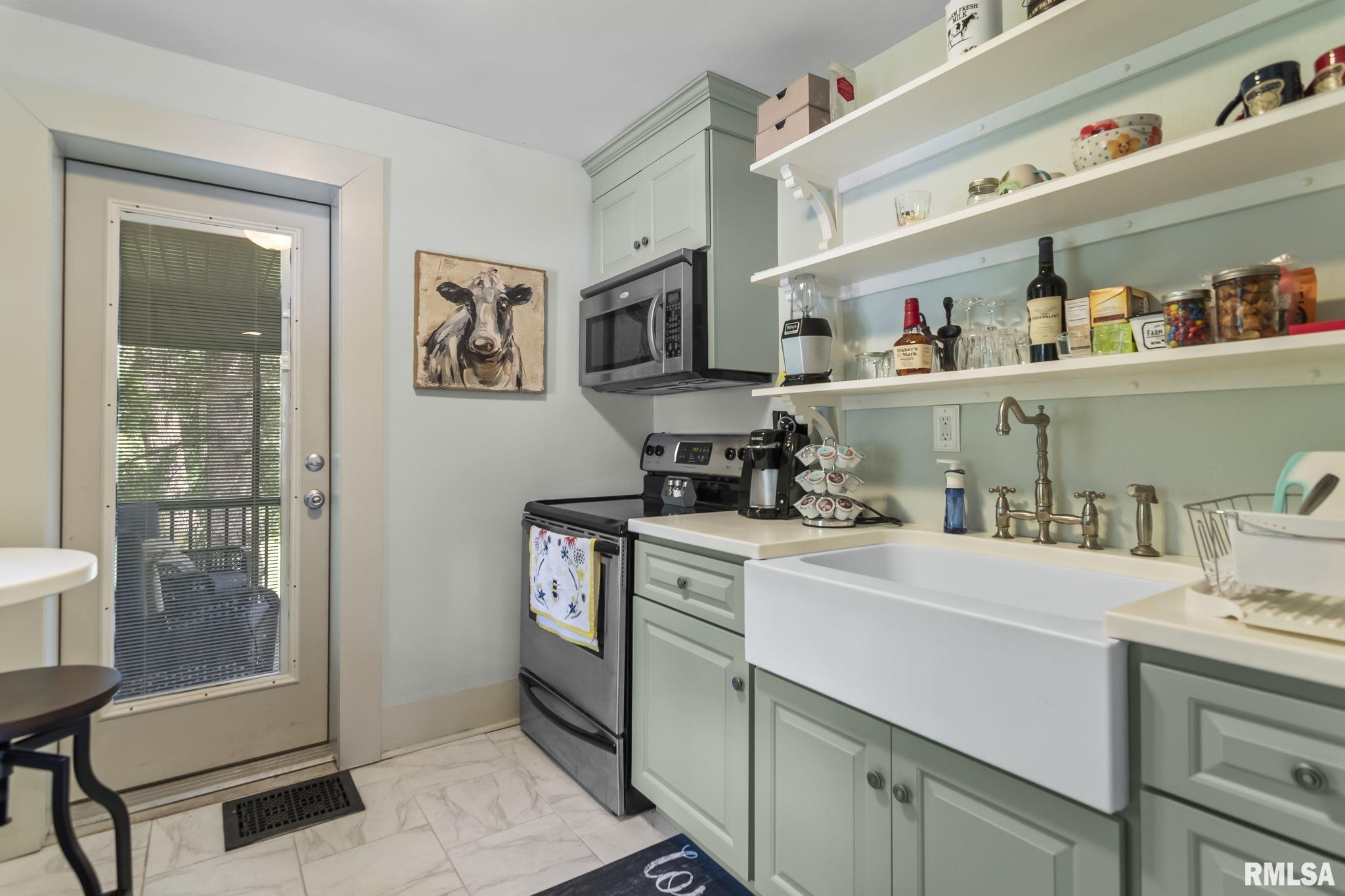 2624 E LAKE SHORE Drive