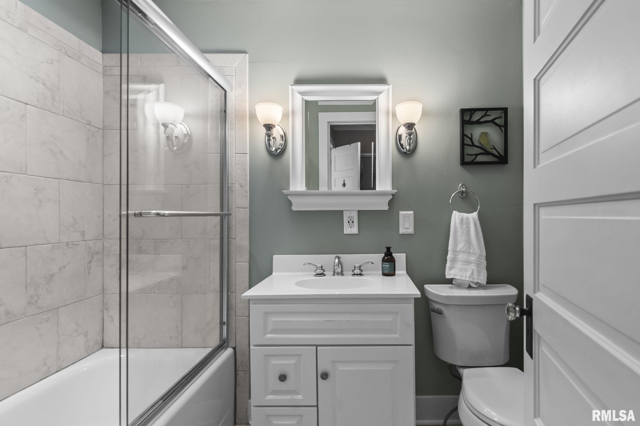 2624 E LAKE SHORE Drive