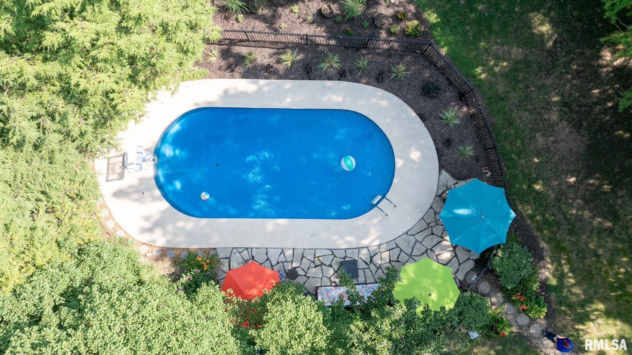 2624 E LAKE SHORE Drive