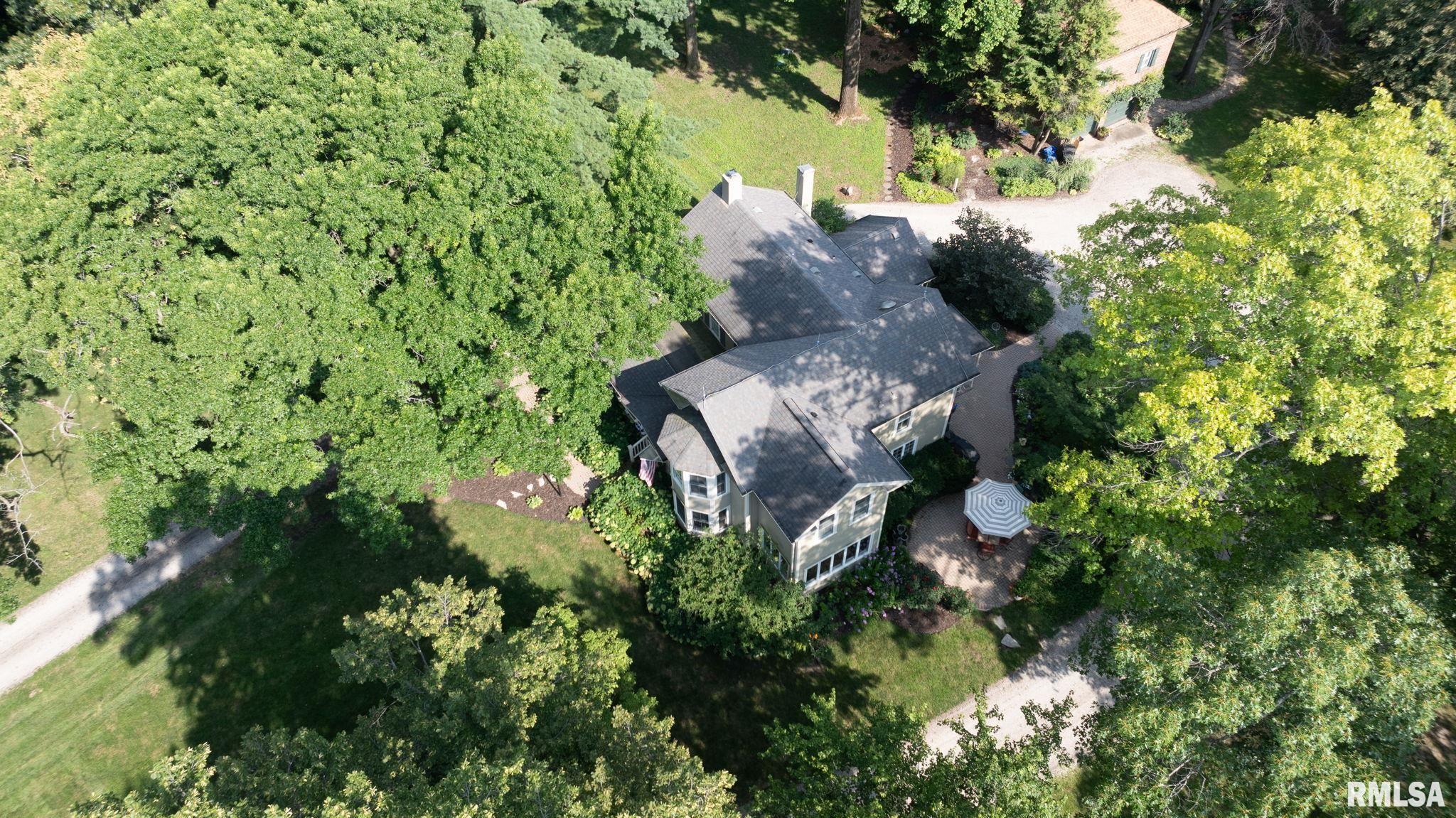 2624 E LAKE SHORE Drive