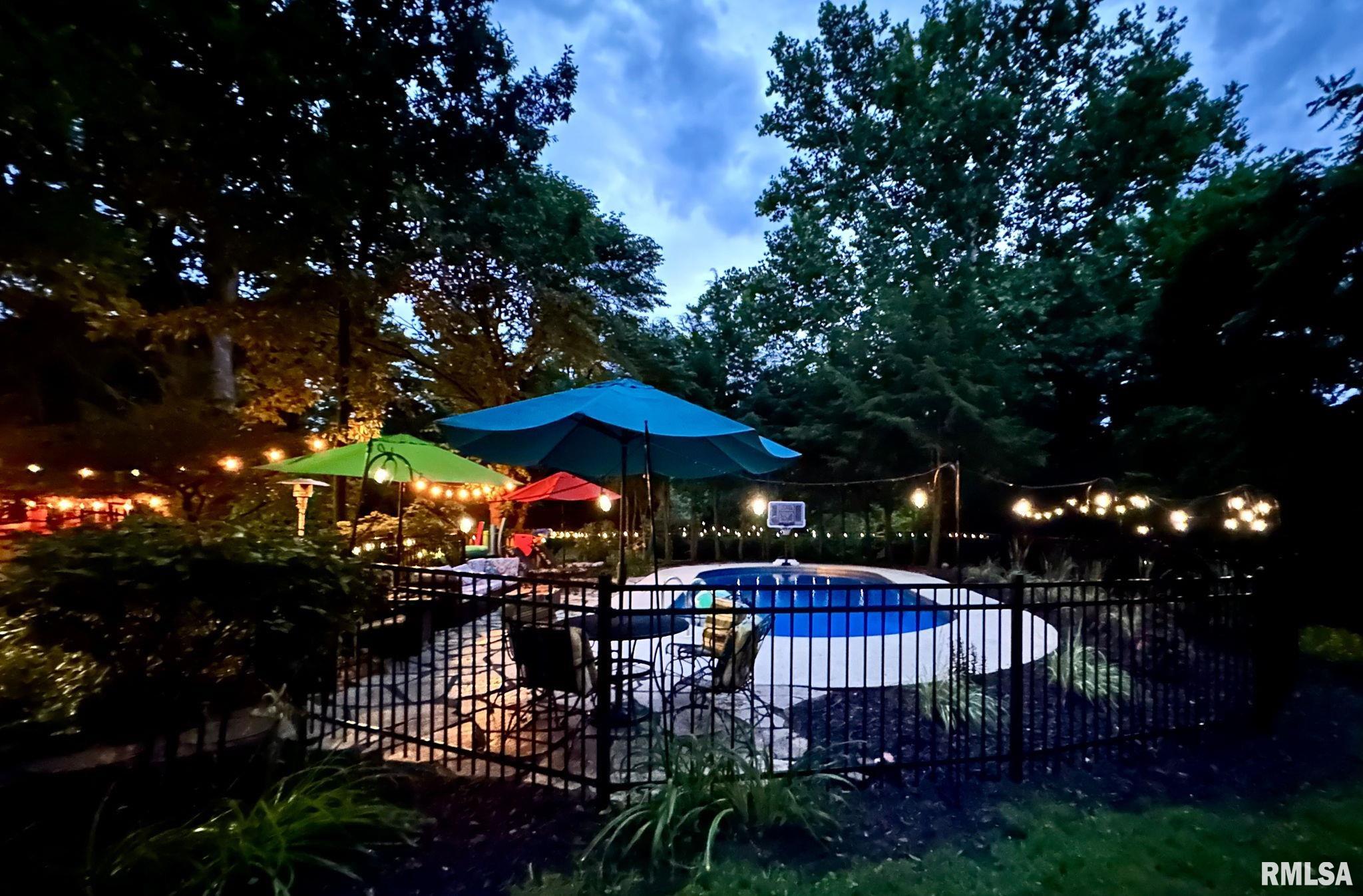 2624 E LAKE SHORE Drive