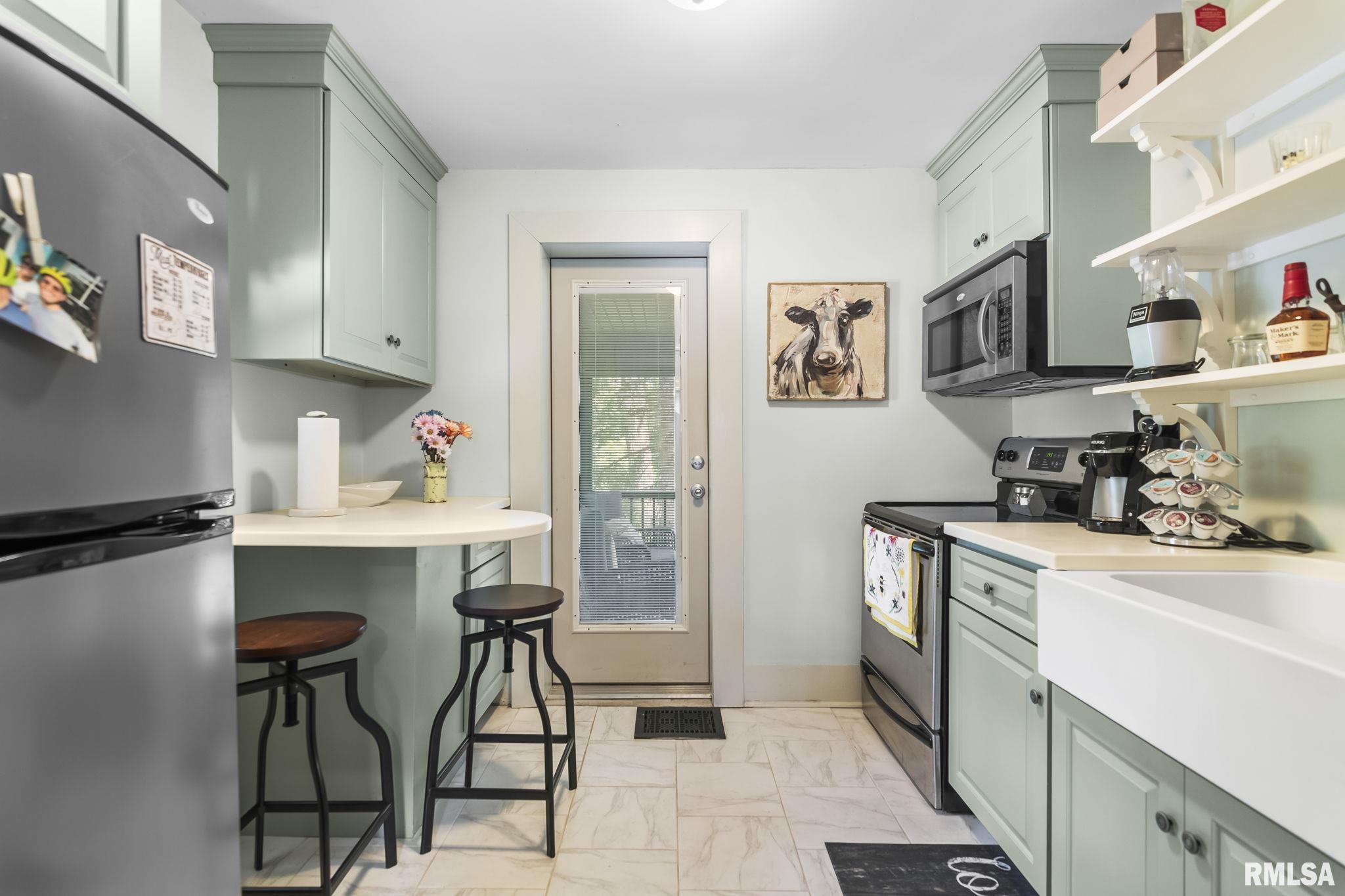 2624 E LAKE SHORE Drive