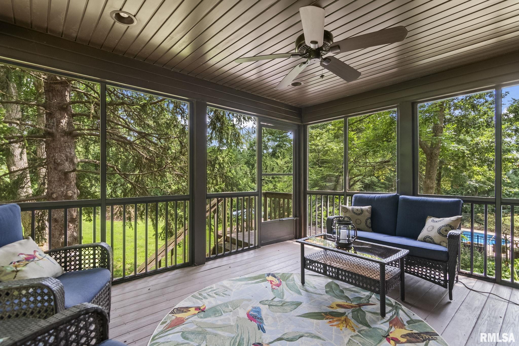 2624 E LAKE SHORE Drive