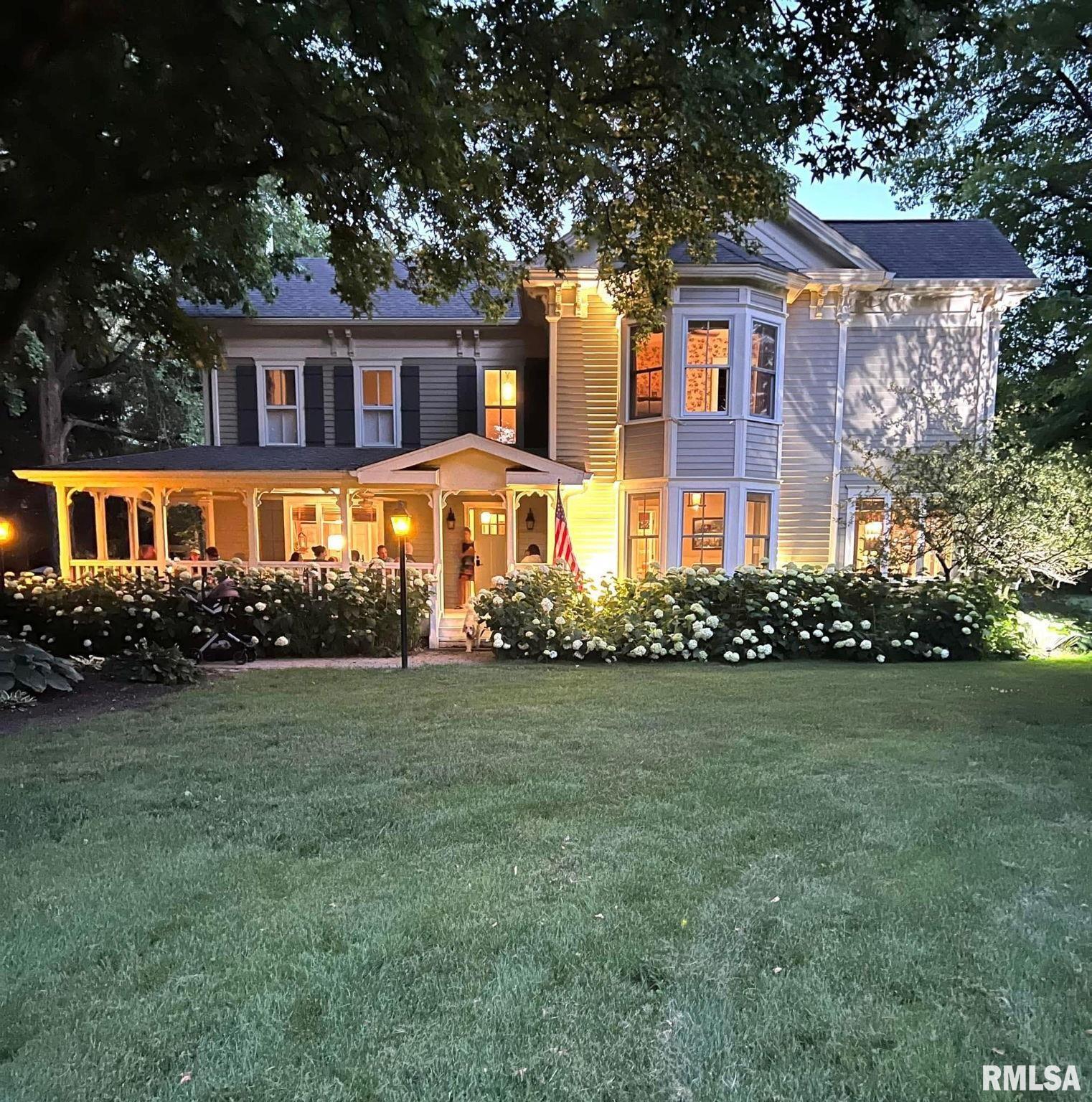 2624 E LAKE SHORE Drive