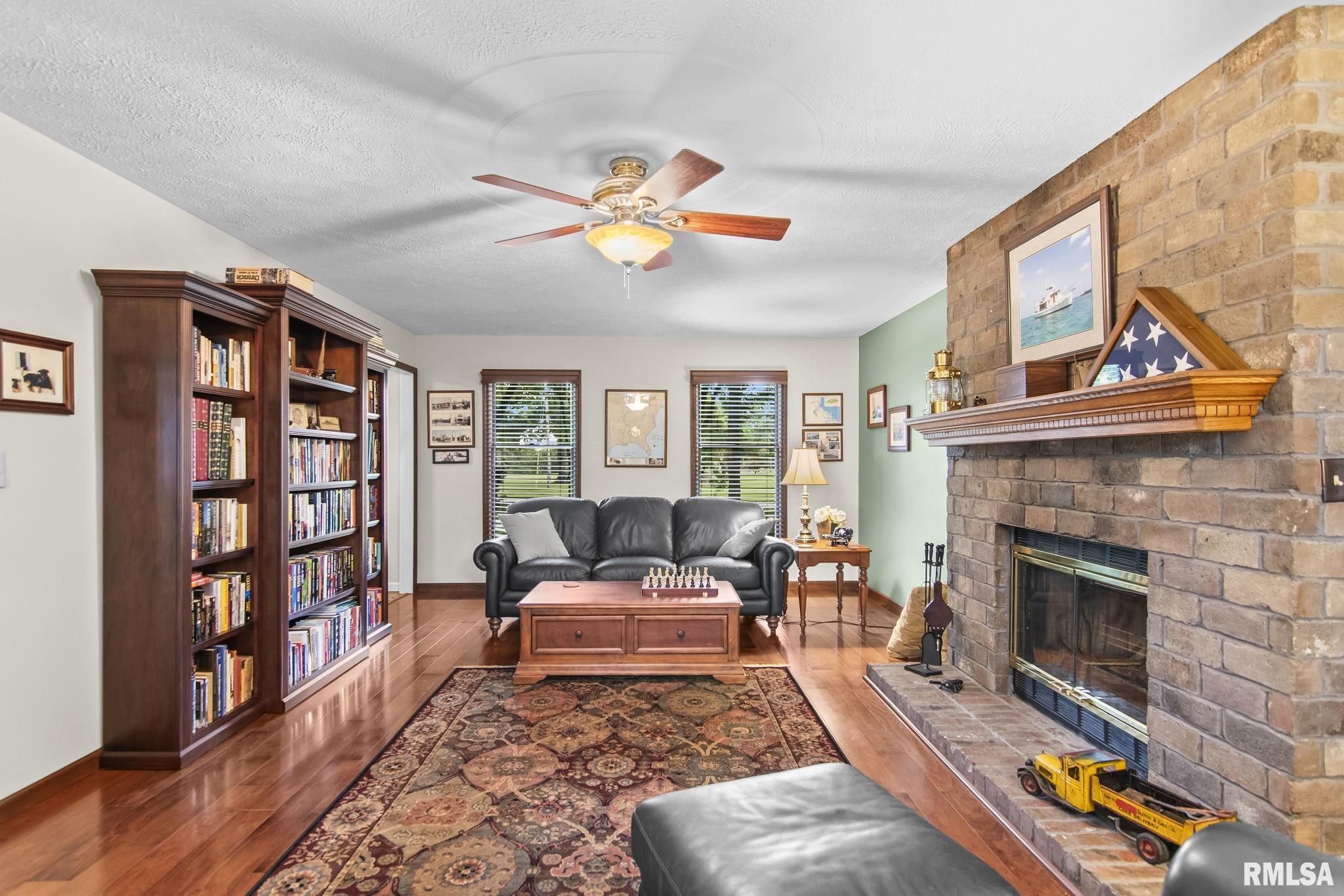 3140 E LAKE SHORE Drive