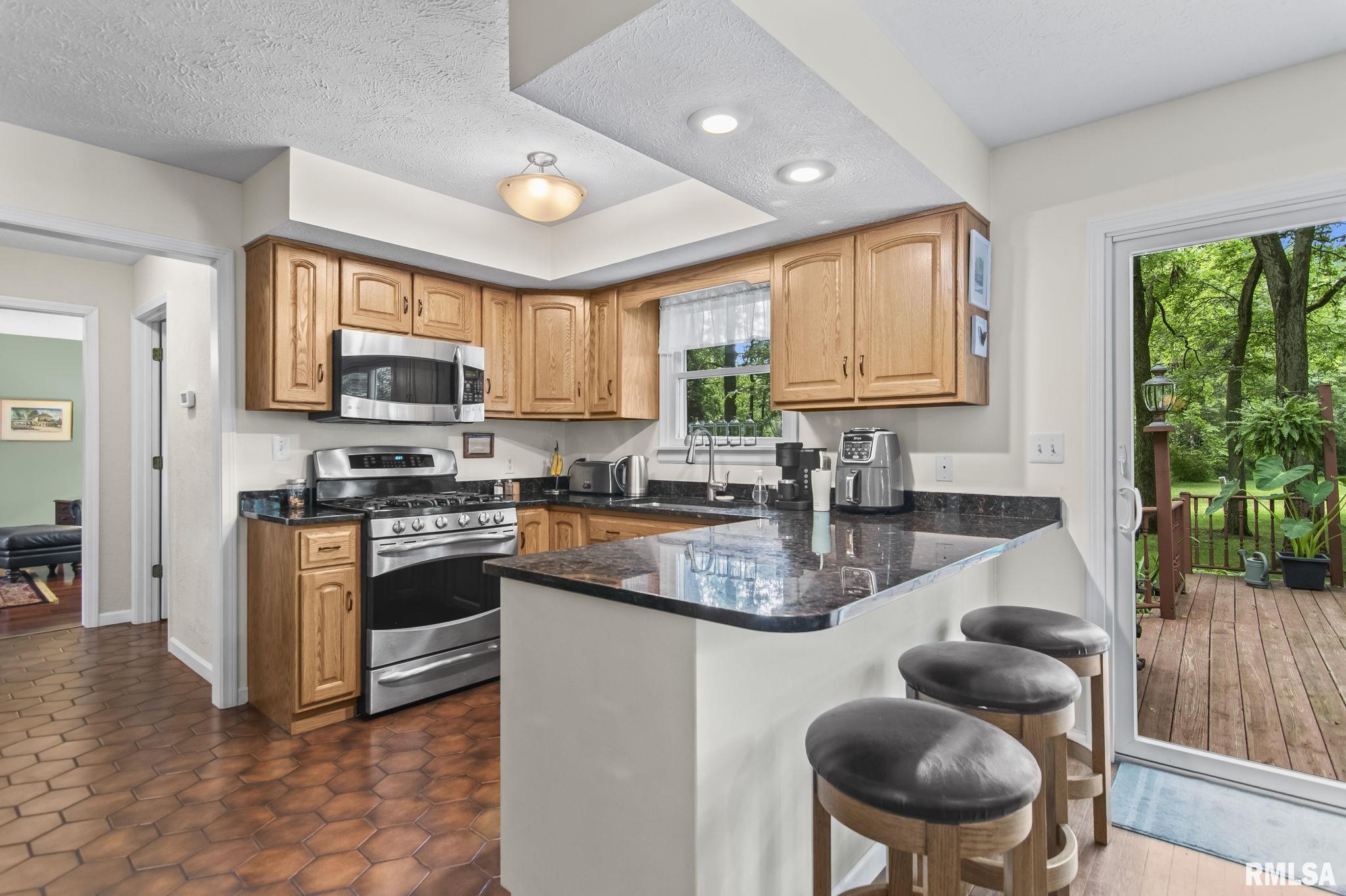 3140 E LAKE SHORE Drive