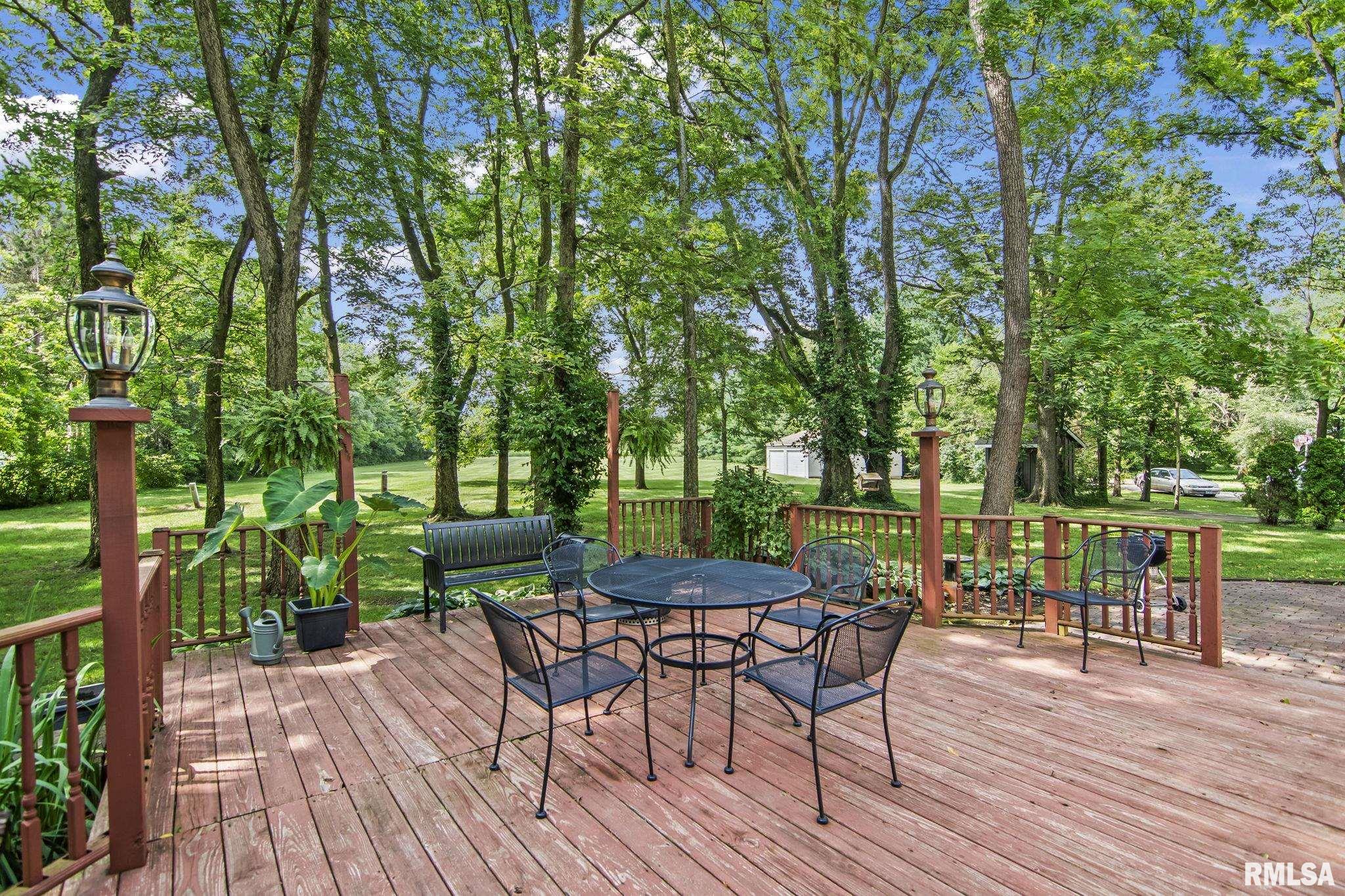 3140 E LAKE SHORE Drive