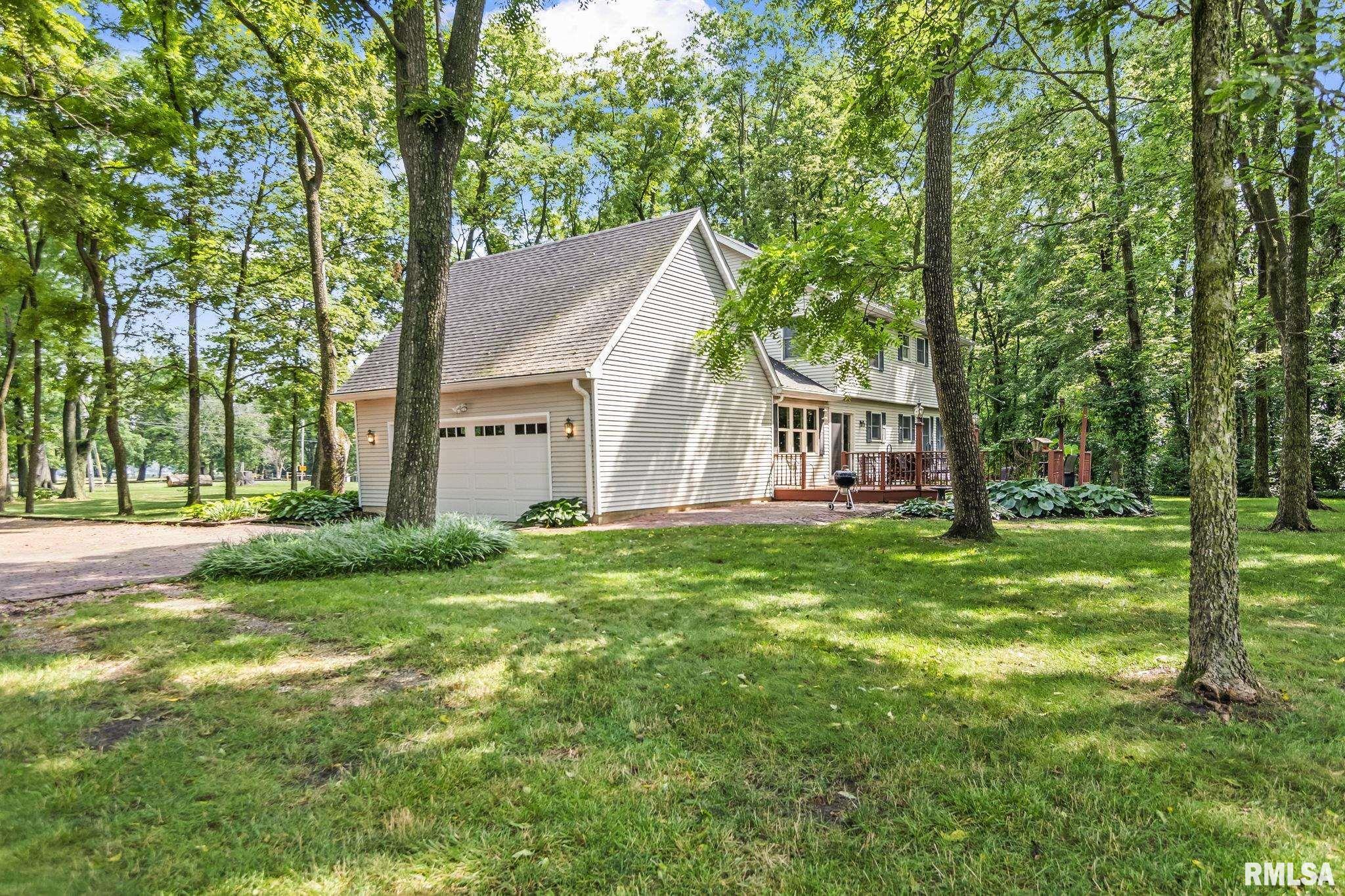 3140 E LAKE SHORE Drive