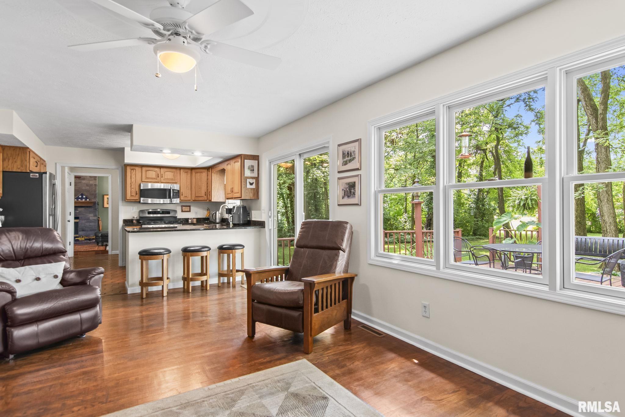 3140 E LAKE SHORE Drive