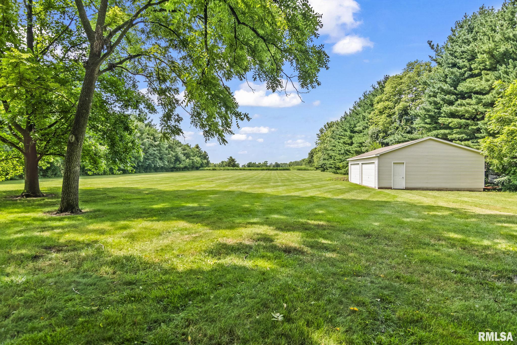 3140 E LAKE SHORE Drive