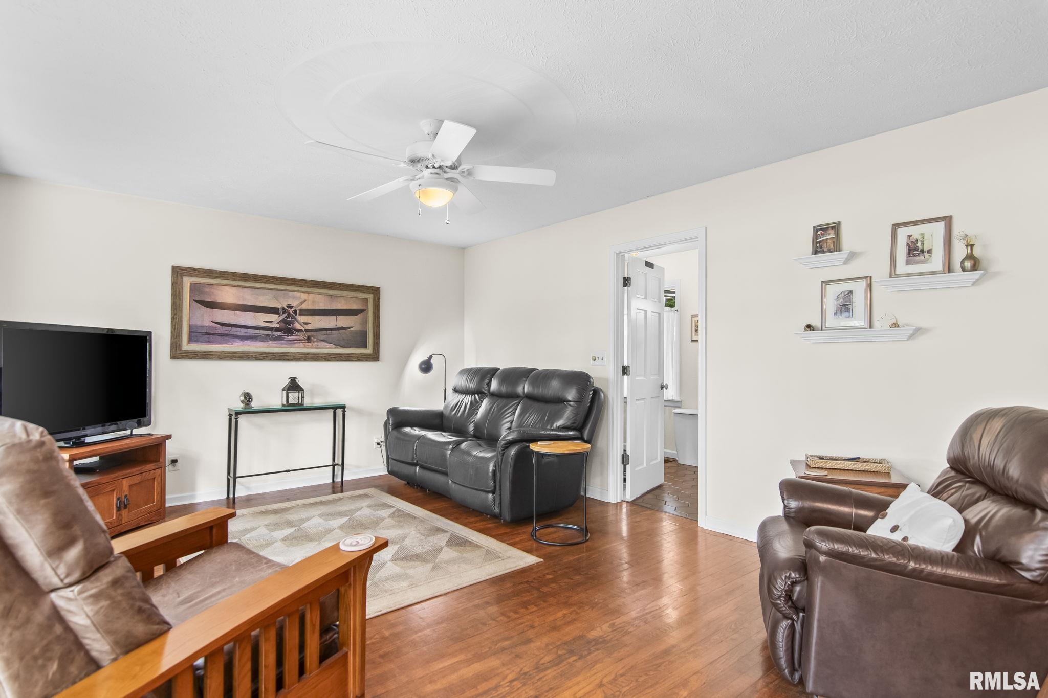 3140 E LAKE SHORE Drive