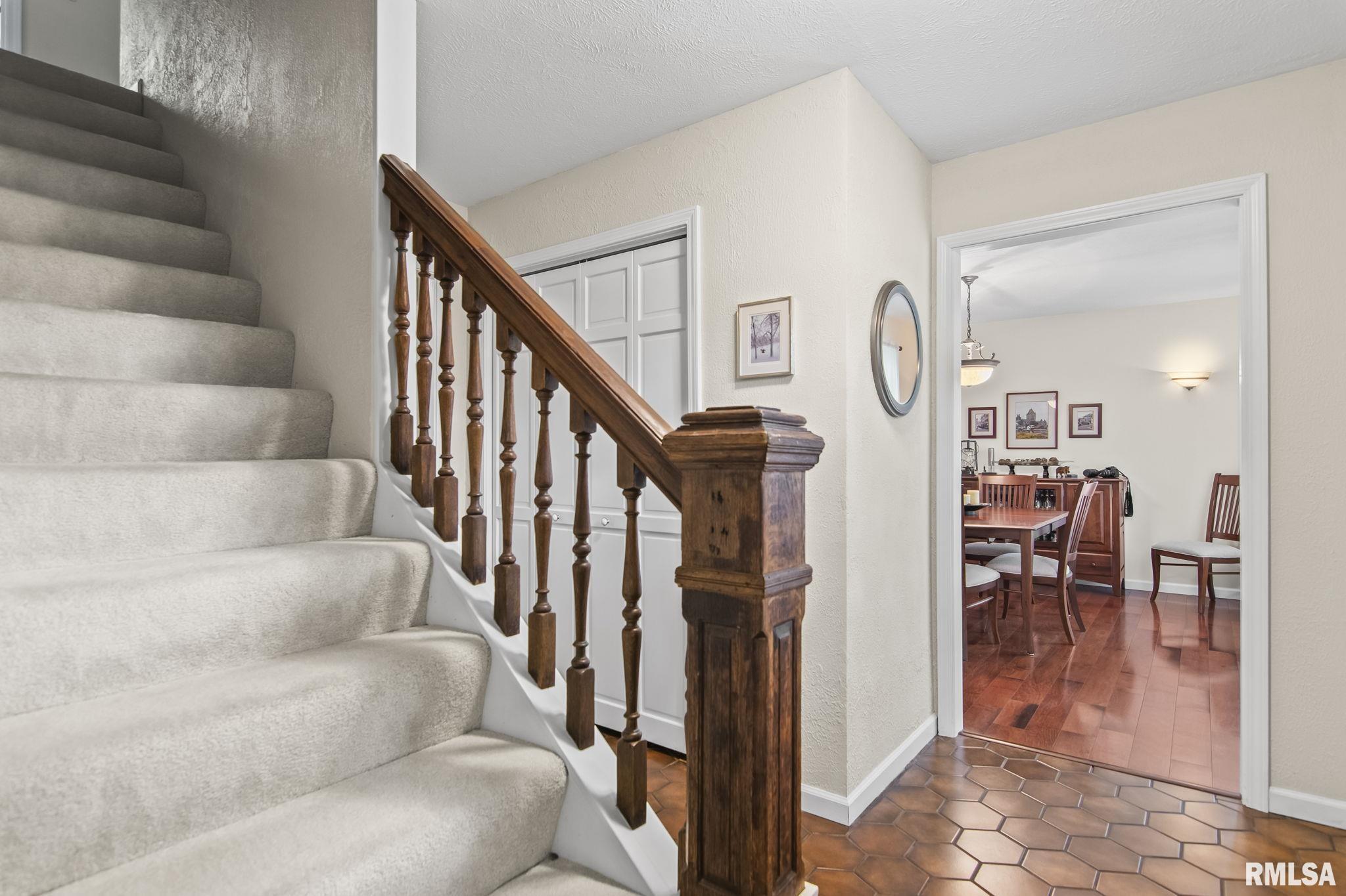 3140 E LAKE SHORE Drive